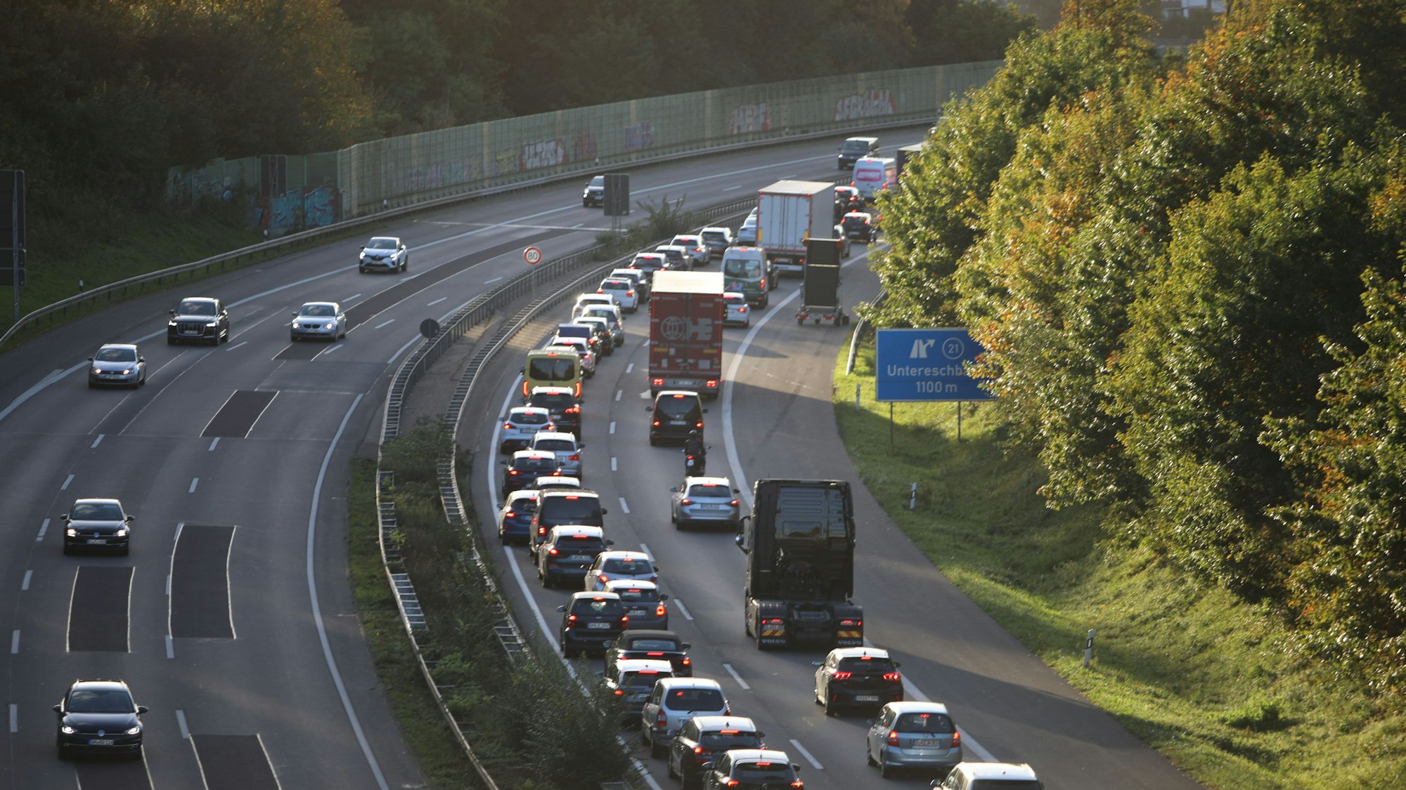 Blick auf die A4 bei Untereschbach.