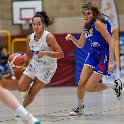 1. Damen Basketball Bundesliga: Orthomol WINGS Leverkusen vs. BC Pharmaserv Marburg, 08.10.2023 Tea Adams Orthomol WINGS Leverkusen 5, 1. Damen Basketball Bundesliga: Orthomol WINGS Leverkusen vs. BC Pharmaserv Marburg am 08.10.2023 in der Sporthalle Werner-Heisenberg-Gymnasium in Opladen Nordrhein-Westfalen *** 1 Womens Basketball Bundesliga Orthomol WINGS Leverkusen vs BC Pharmaserv Marburg, 08 10 2023 Tea Adams Orthomol WINGS Leverkusen 5 , 1 Womens Basketball Bundesliga Orthomol WINGS Leverkusen vs BC Pharmaserv Marburg on 08 10 2023 in the Werner Heisenberg Gymnasium sports hall in Opladen North Rhine Westphalia. Copyright: xBEAUTIFULxSPORTS/Mueller-Laschetx