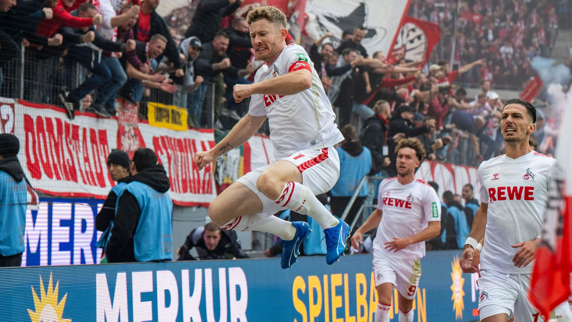 Florian Kainz jubelt nach seinem Treffer zum 1:0.