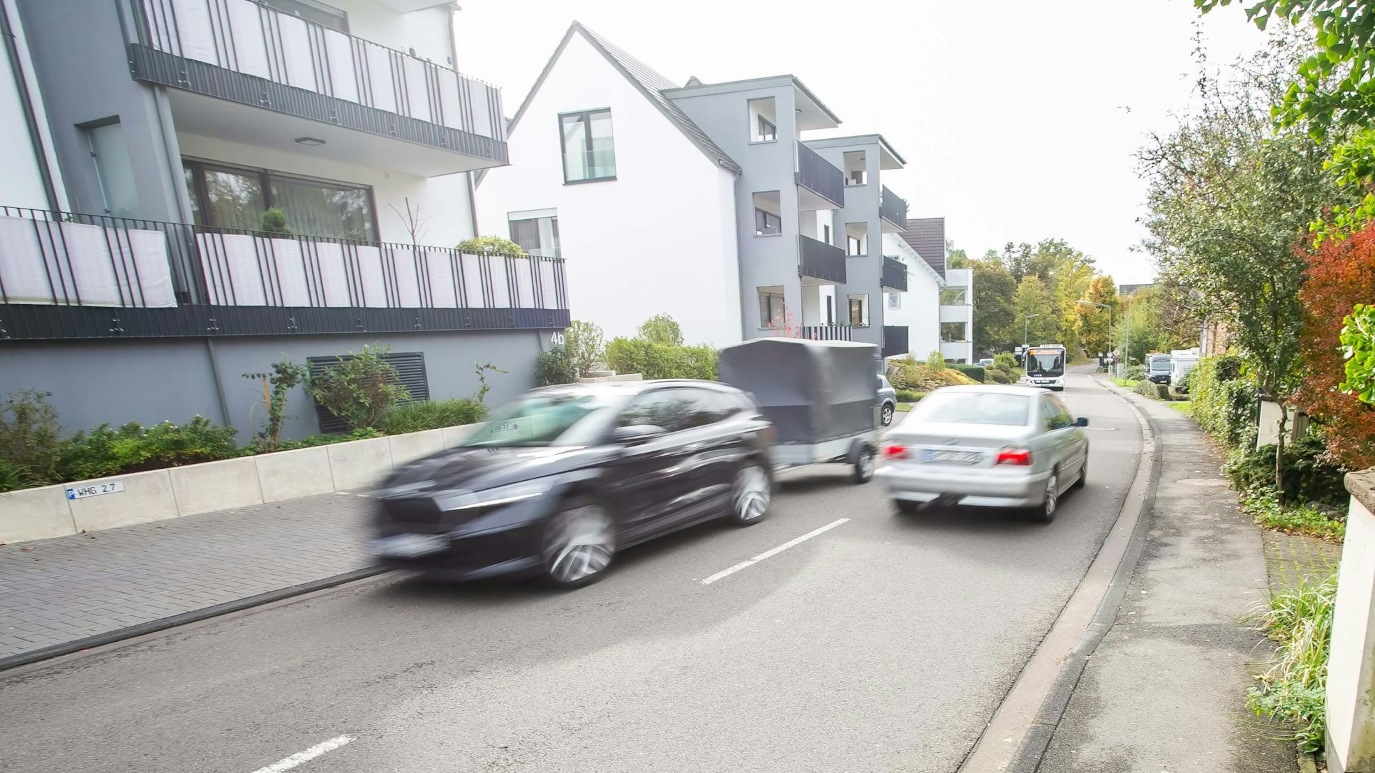 Blixk auf die Nümbrechter Straße in der Gemeinde Nümbrecht.