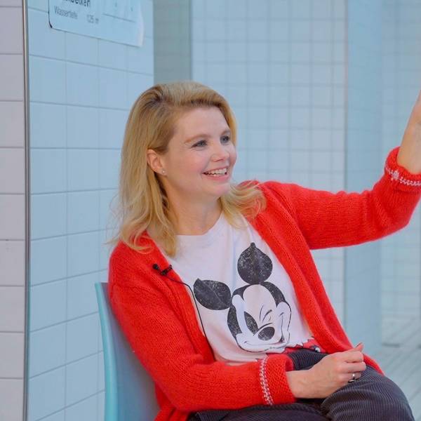 Annette Frier in ihrem Film #undwarumbistduhier