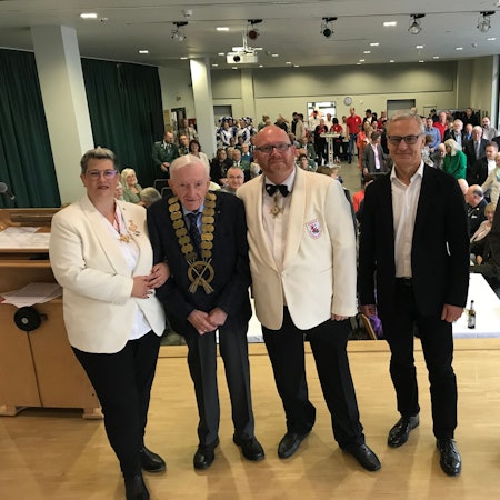 Bessemsbenger Orden wird verliehen.