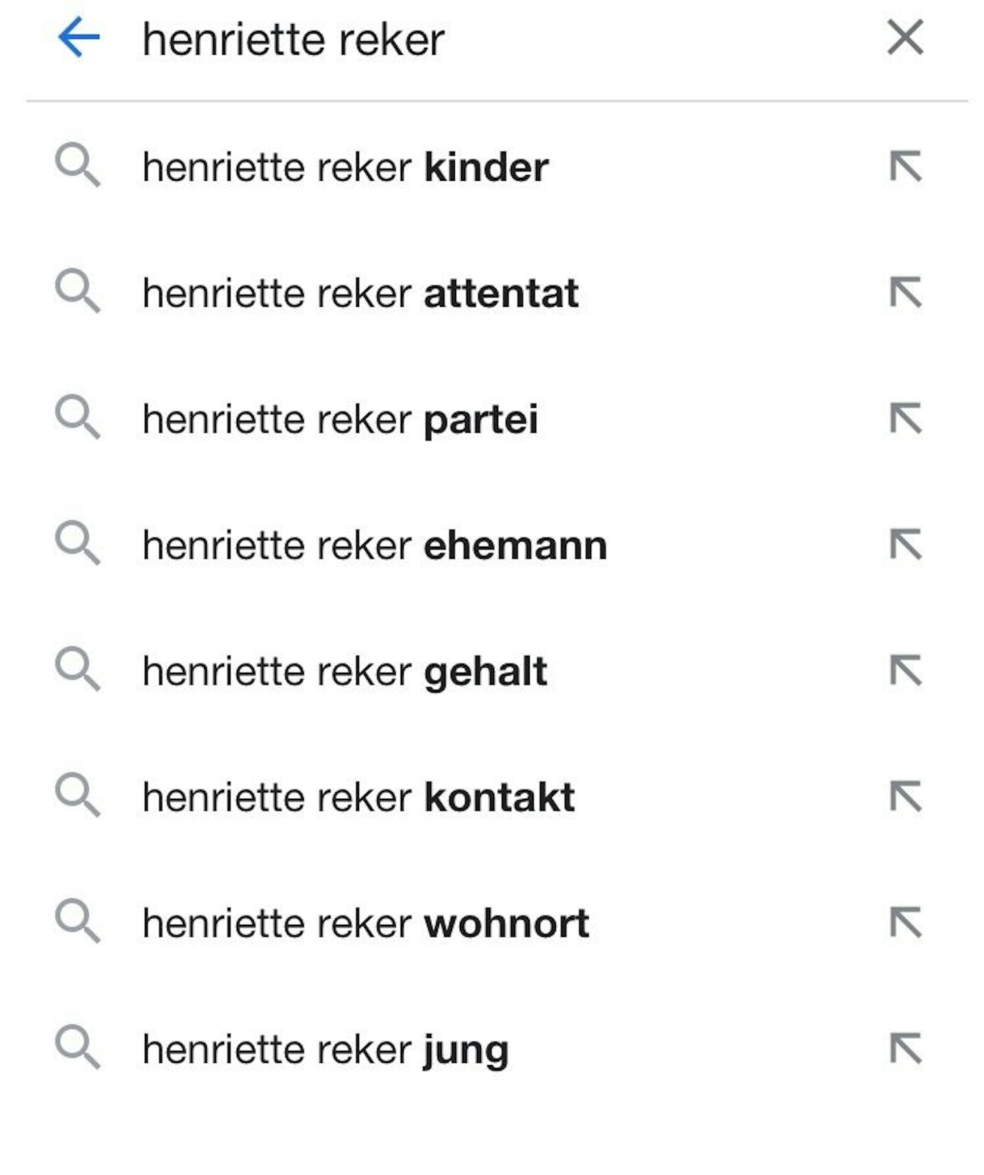 Der Screenshot einer Google-Suche zeigt verschiedene Vorschläge zum Suchbegriff „Henriette Reker“ an.