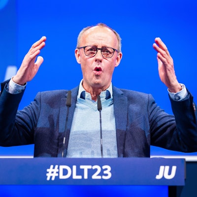 CDU-Chef Friedrich Merz spricht auf dem 75. Deutschlandtag der Jungen Union. Er bekräftigte zuletzt klarer Richtlinien für Migration in Deutschland.