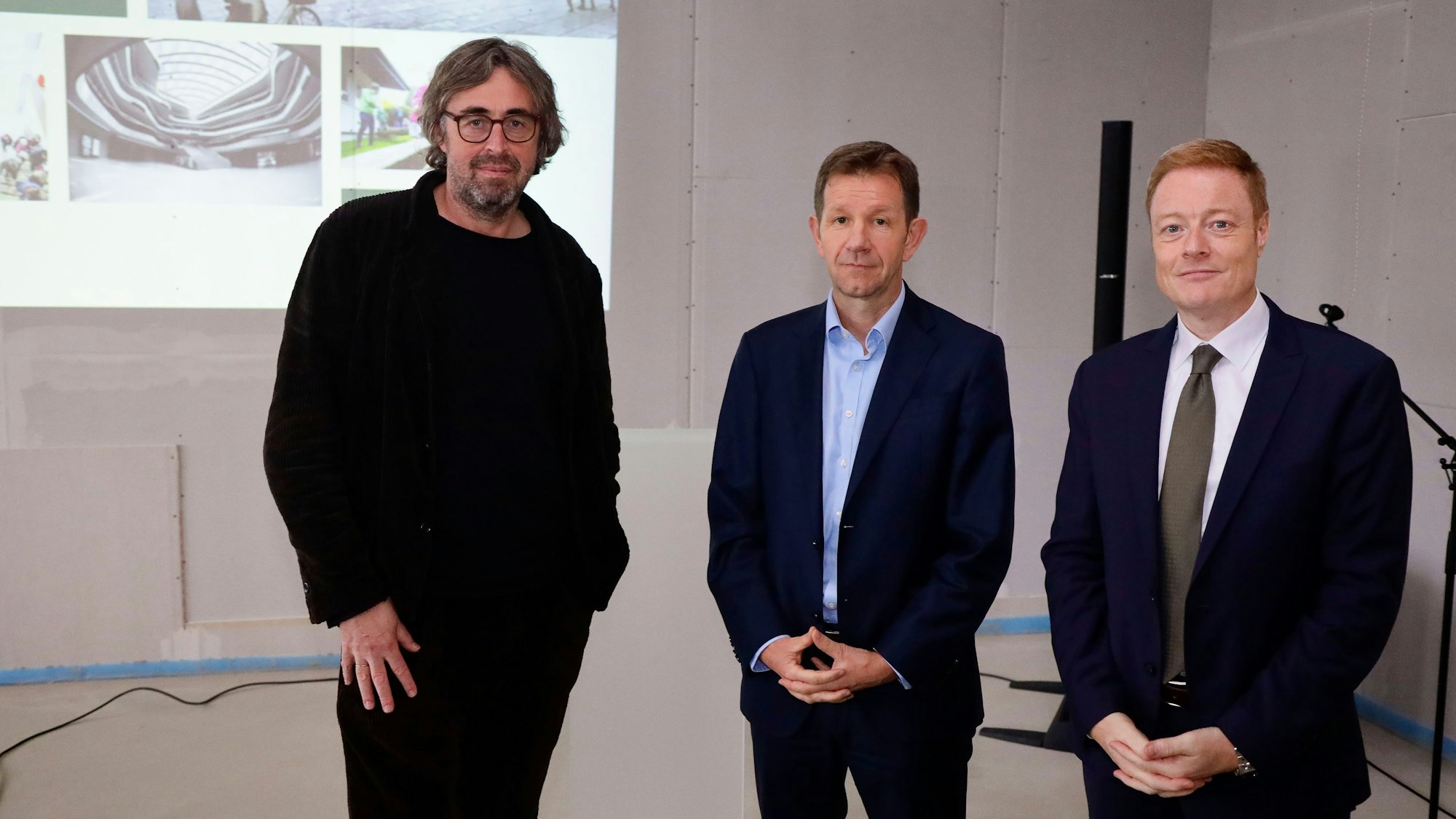 Frank Hausmann (Architekt), Frank Hüppelhäuser (Amtsleiter Erzbistum Köln) und Thomas Pitsch (Bereichsleiter Schule Hochschule Erzbistum Köln).