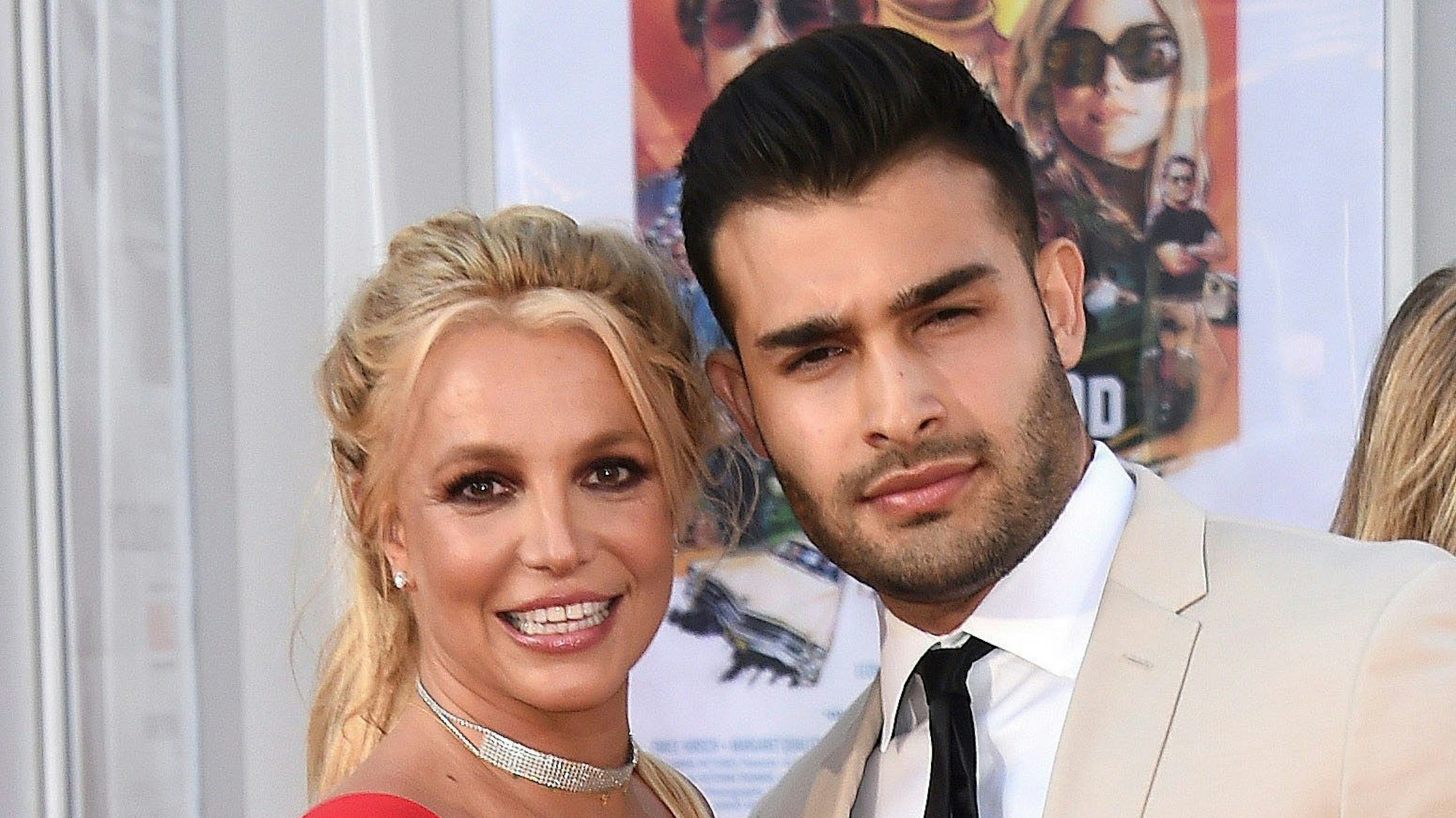 Britney Spears und Sam Asghari kommen zur Premiere von "Once Upon a Time in Hollywood" im TCL Chinese Theatre.