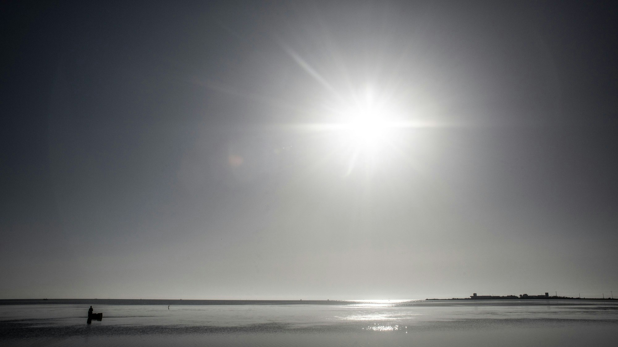 Die Küste nördlich der tunesischen Stadt Sfax. Von hier aus starten die meisten Migranten nach Italien.