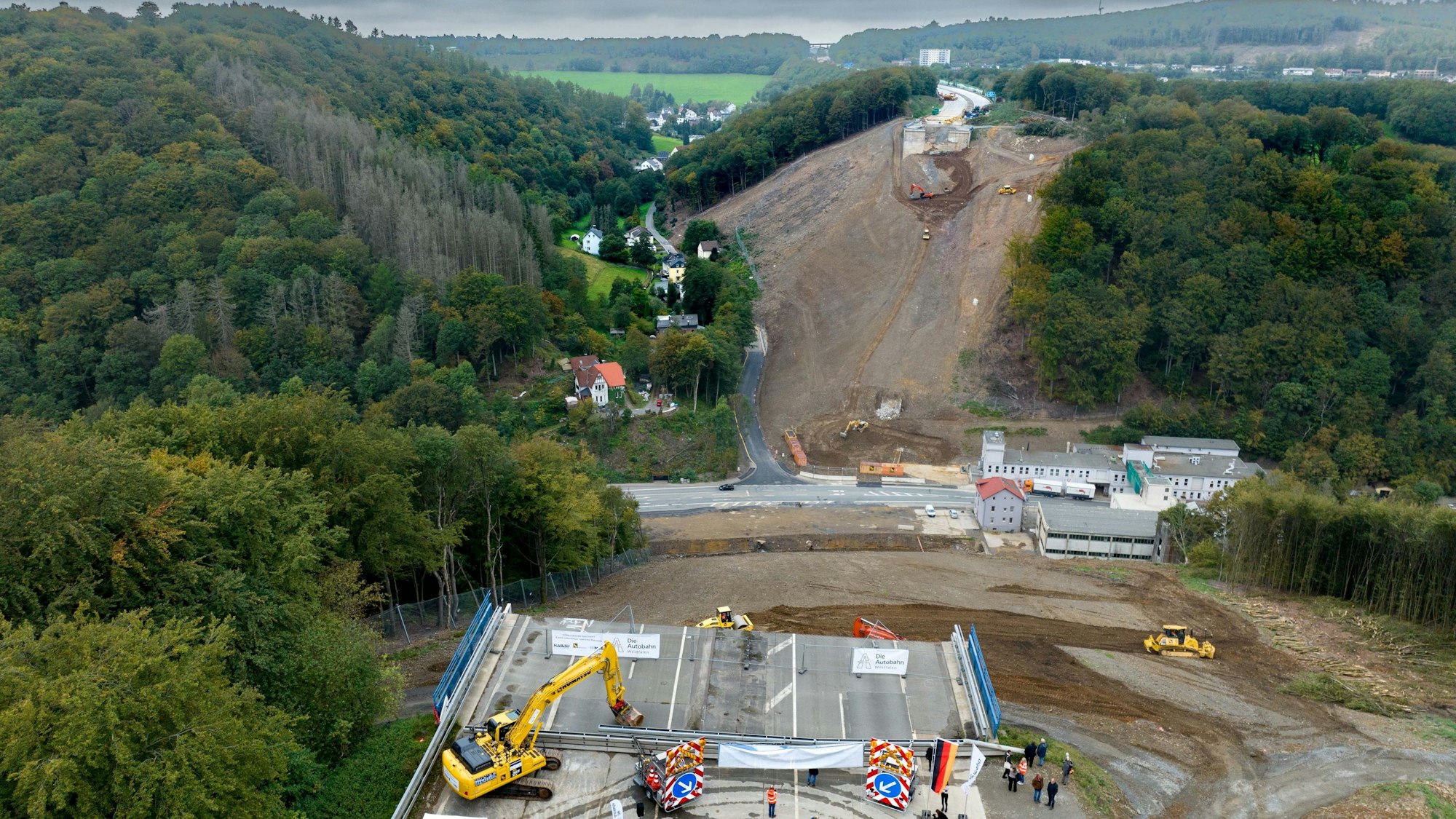 Lüdenscheid: Blick auf die Autobahn A 45 Baustelle für Ersatzneubau der Talbrücke Rahmede in Lüdenscheid.