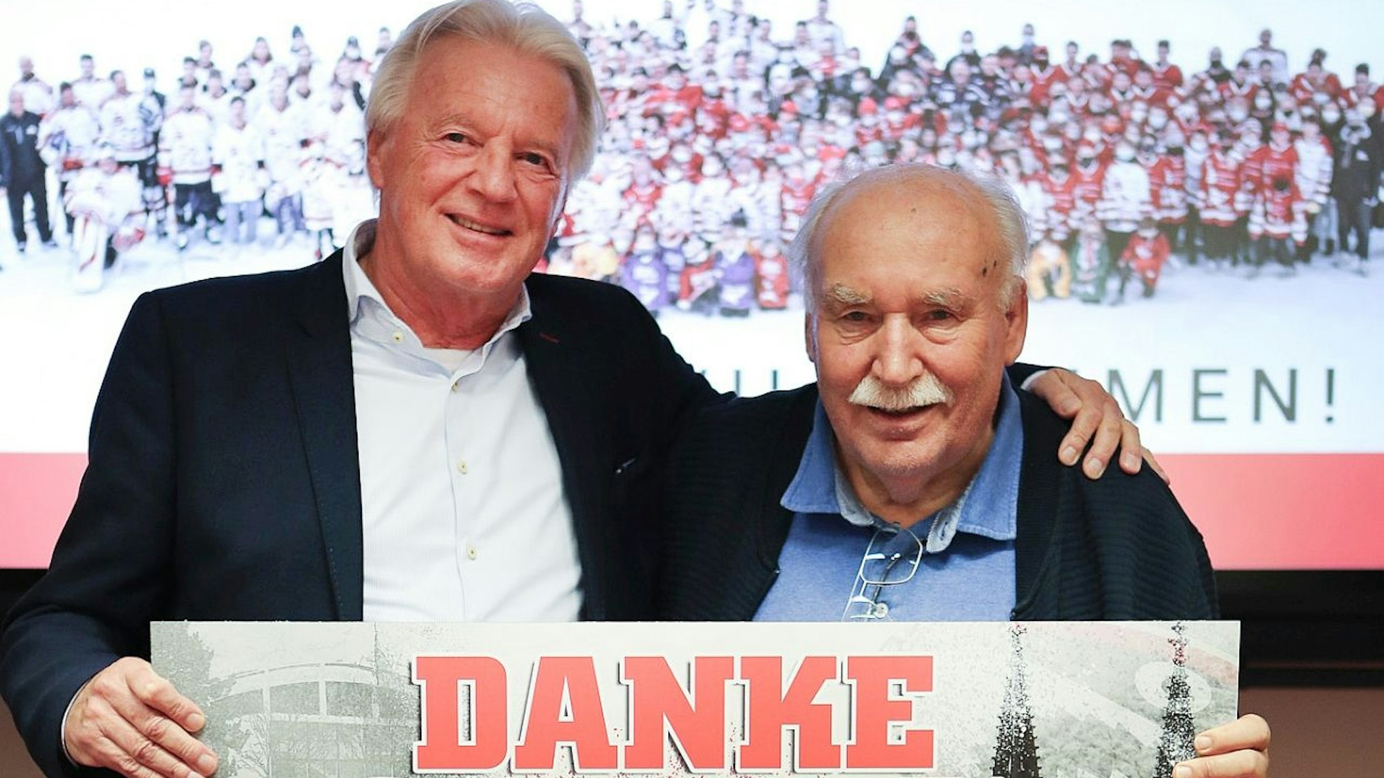 Alexander Kirsch (l.) löst Rainer Maedge als Präsident des KEC ab.