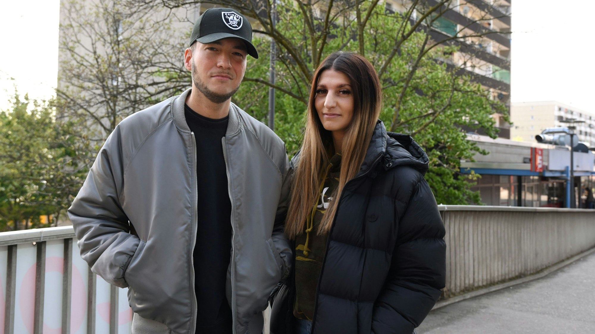 27.04.2022, Köln: Stadtleben - Interview mit Esra und Patrick Phul über die neue TV-Serie "Hype" über Köln Porz.
Foto: Csaba Peter Rakoczy