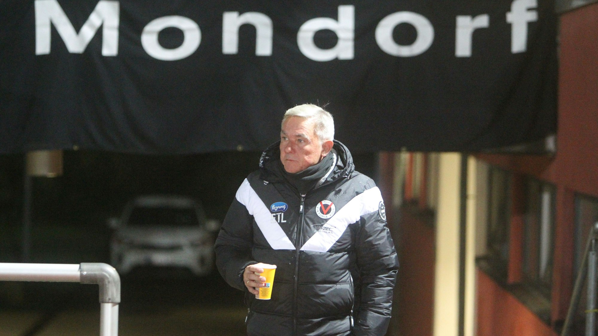 Viktoria-Trainer Olaf Janßen wurde mit seiner Truppe der Favoritenrolle in Mondorf gerecht.