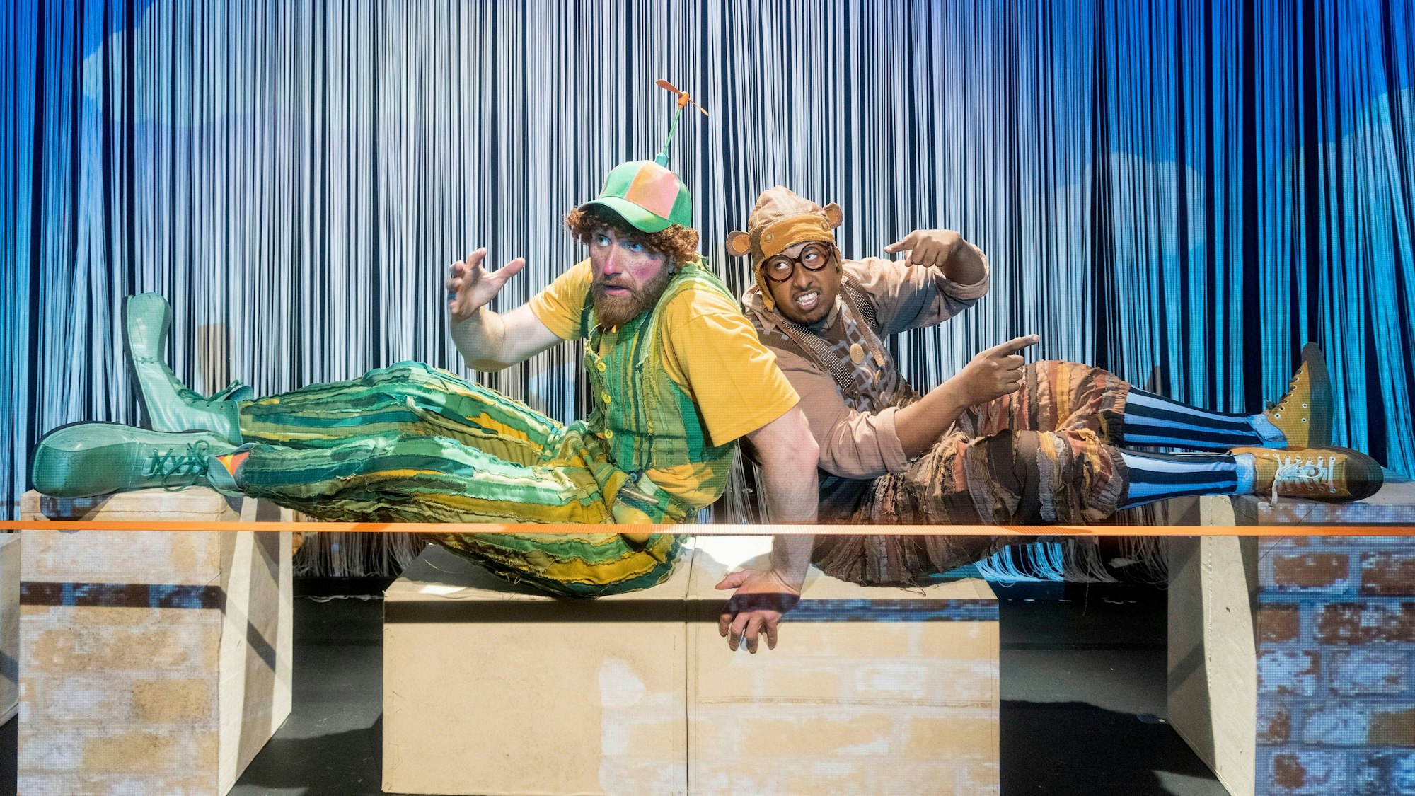 Die Brücke Koproduktion Kibutz Theatre Comedia