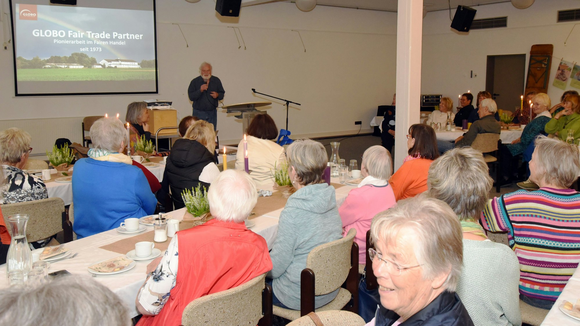 Blick ins evangelische Gemeindehaus Derschlag, wo die Belegschaften feierten.