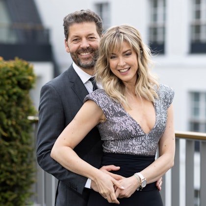 „GZSZ“-Schauspielerin Nina Ensmann und ihr Lebensgefährte Marc Demmig erwarten Nachwuchs.