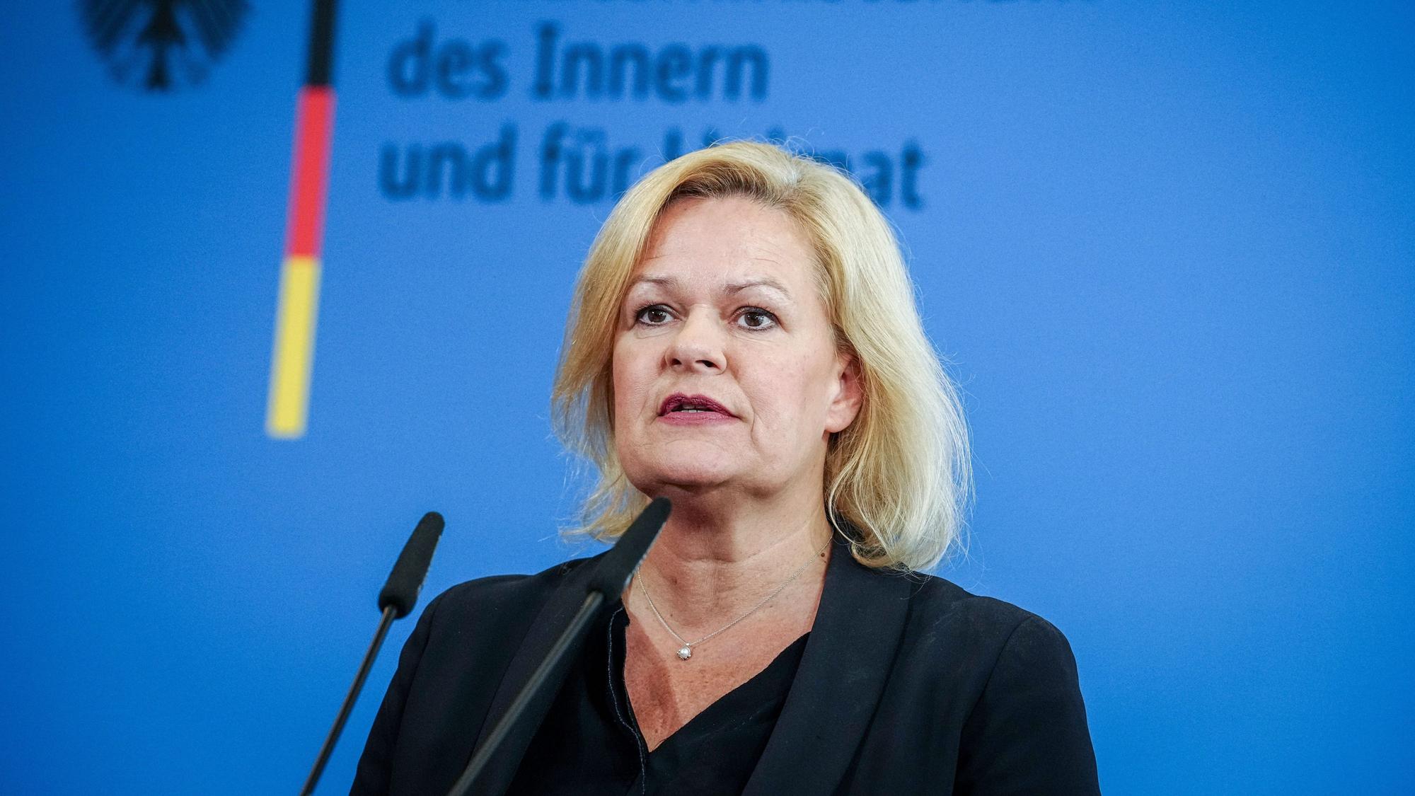 Nancy Faeser (SPD), Bundesministerin für Inneres und Heimat, stellt in einer Pressekonferenz den Entwurf des so genannten Rückführungsverbesserungsgesetzes vor.