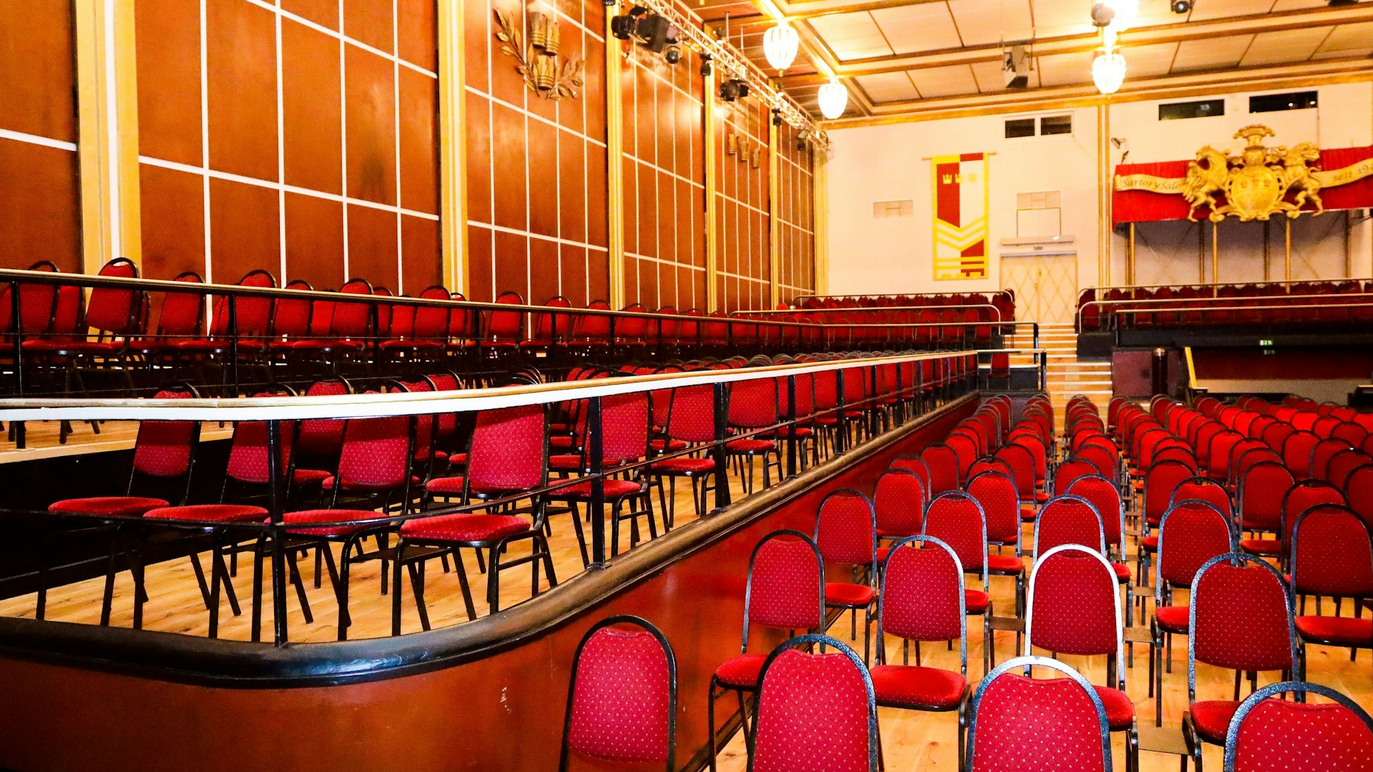 Zu sehen ist der große Sartory-Saal, welche renoviert wurde.