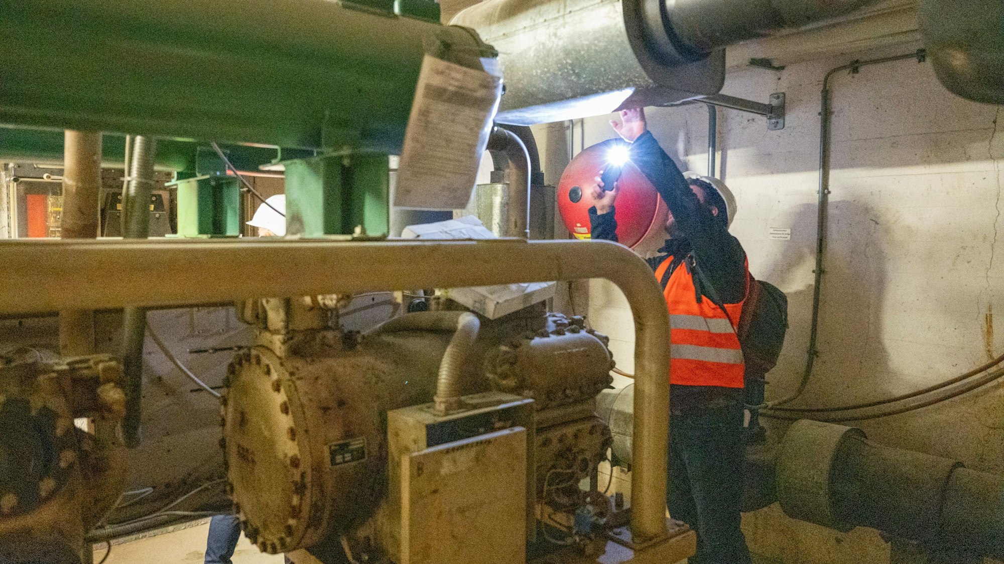 In die Jahre gekommen: Die Technik im Keller des Museums.