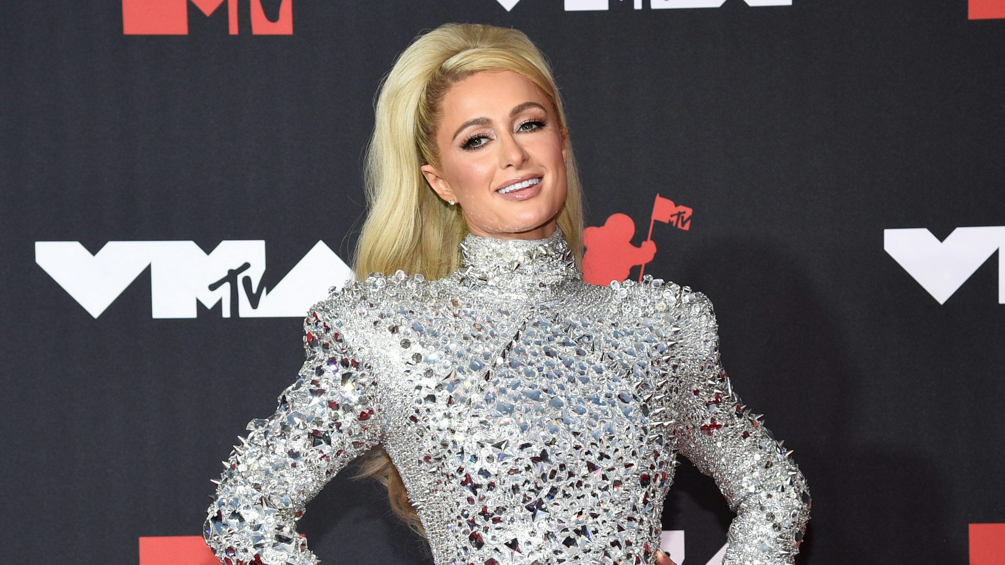 Paris Hilton kommt bei den MTV Video Music Awards im Barclays Center an.