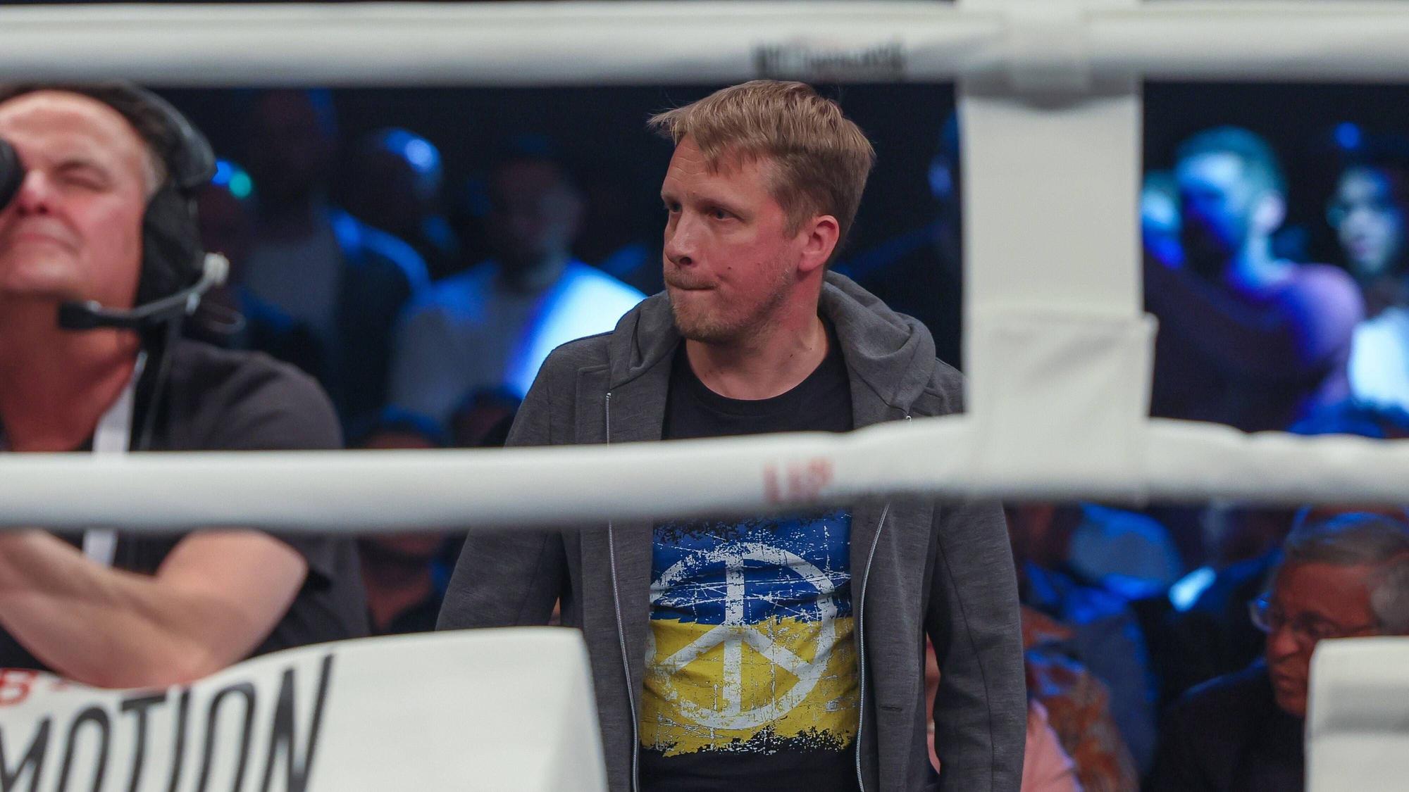 Oliver Pocher nach der Ohrfeige: Dafür musste der Rapper FAT Comedy ihm 50.000 Euro zahlen - so viel, wie Jens Windel für vielfachen Missbrauch von der Kirche erhielt.