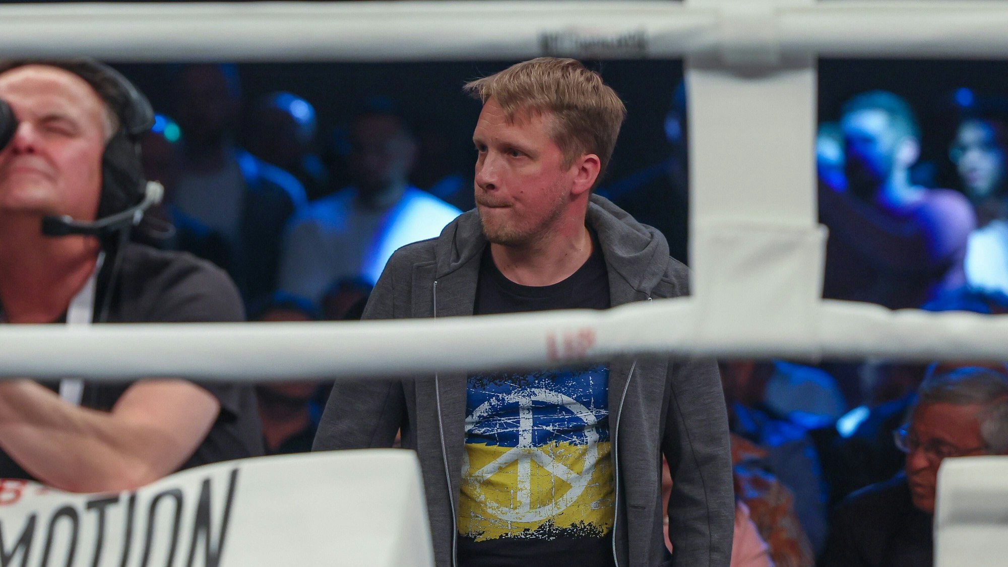 Oliver Pocher nach der Ohrfeige: Dafür musste der Rapper FAT Comedy ihm 50.000 Euro zahlen - so viel, wie Jens Windel für vielfachen Missbrauch von der Kirche erhielt.