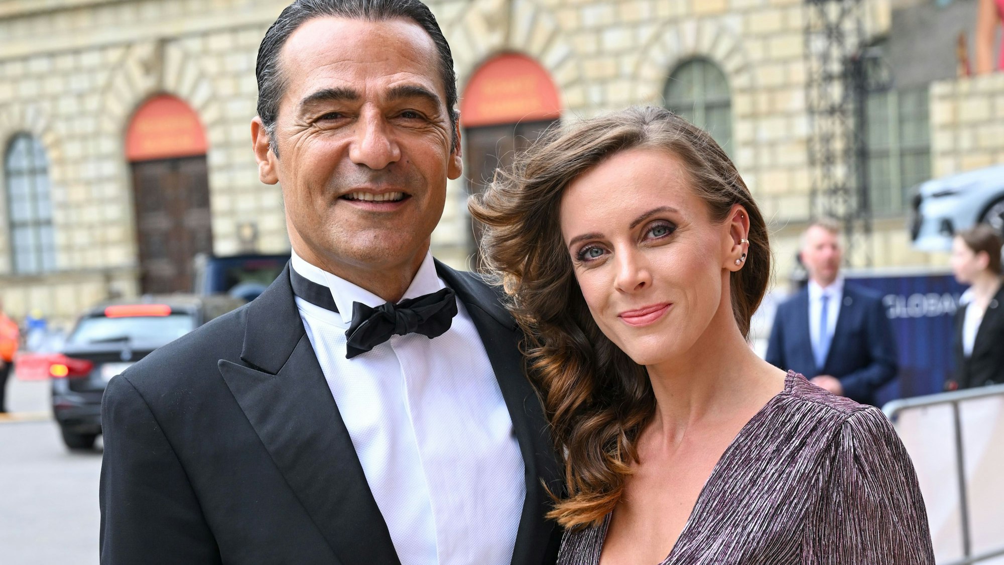 Erol Sander und seine Freundin Rebecca Oehlmann im Juli 2023.