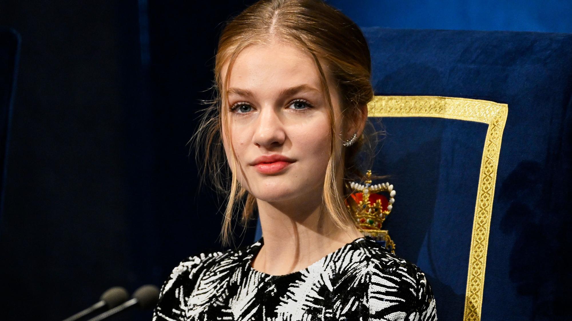 Kronprinzessin Leonor von Spanien nimmt an der Verleihung der ‚Princesa De Asturias‘ Awards 2022 in der Stierkampfarena von Oviedo am 28. Oktober 2022 in Oviedo, Spanien, teil.