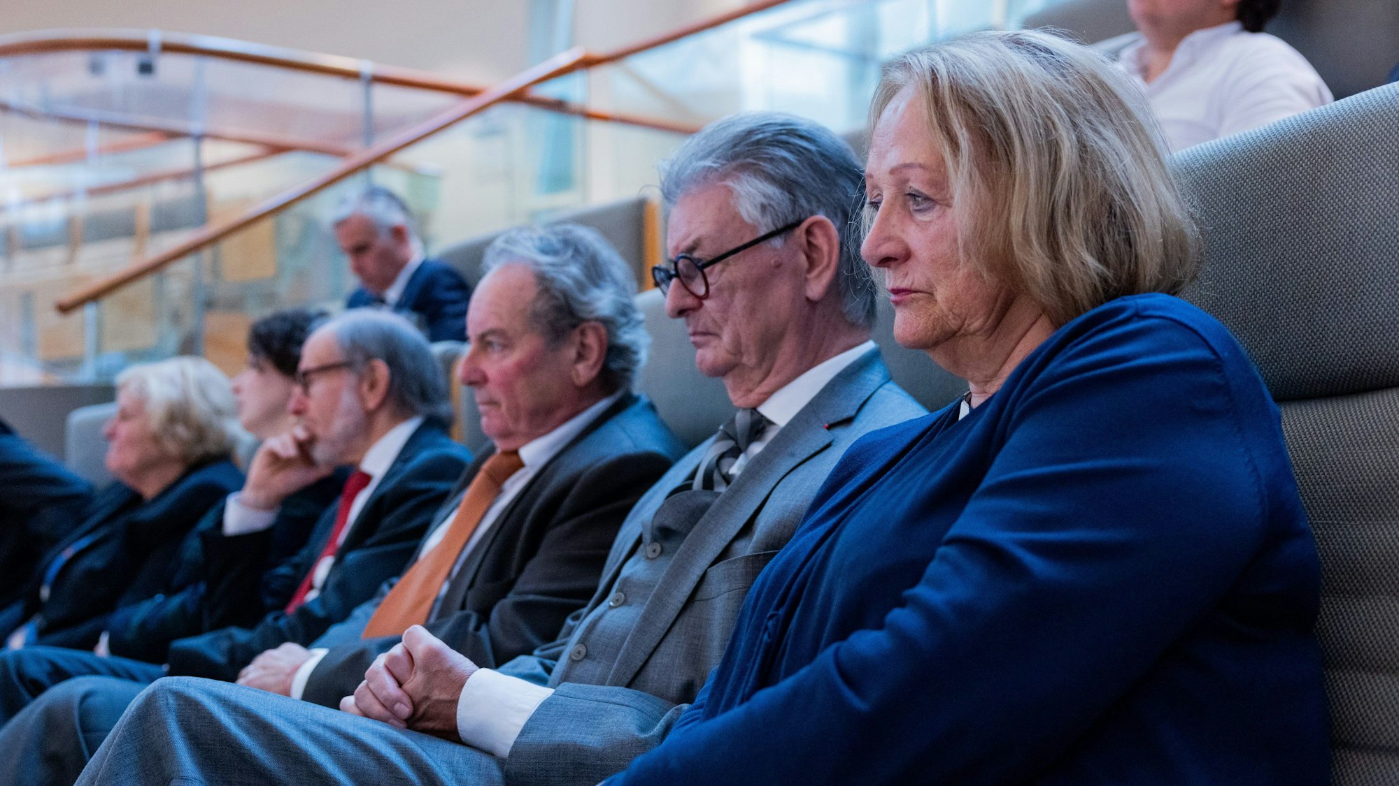 Sabine Leutheusser-Schnarrenberger, Antisemitismusbeauftragte des Landes Nordrhein-Westfalen, sitzt auf der Besuchertribüne nach einer Schweigeminute für Israel im Plenum des Landtags.