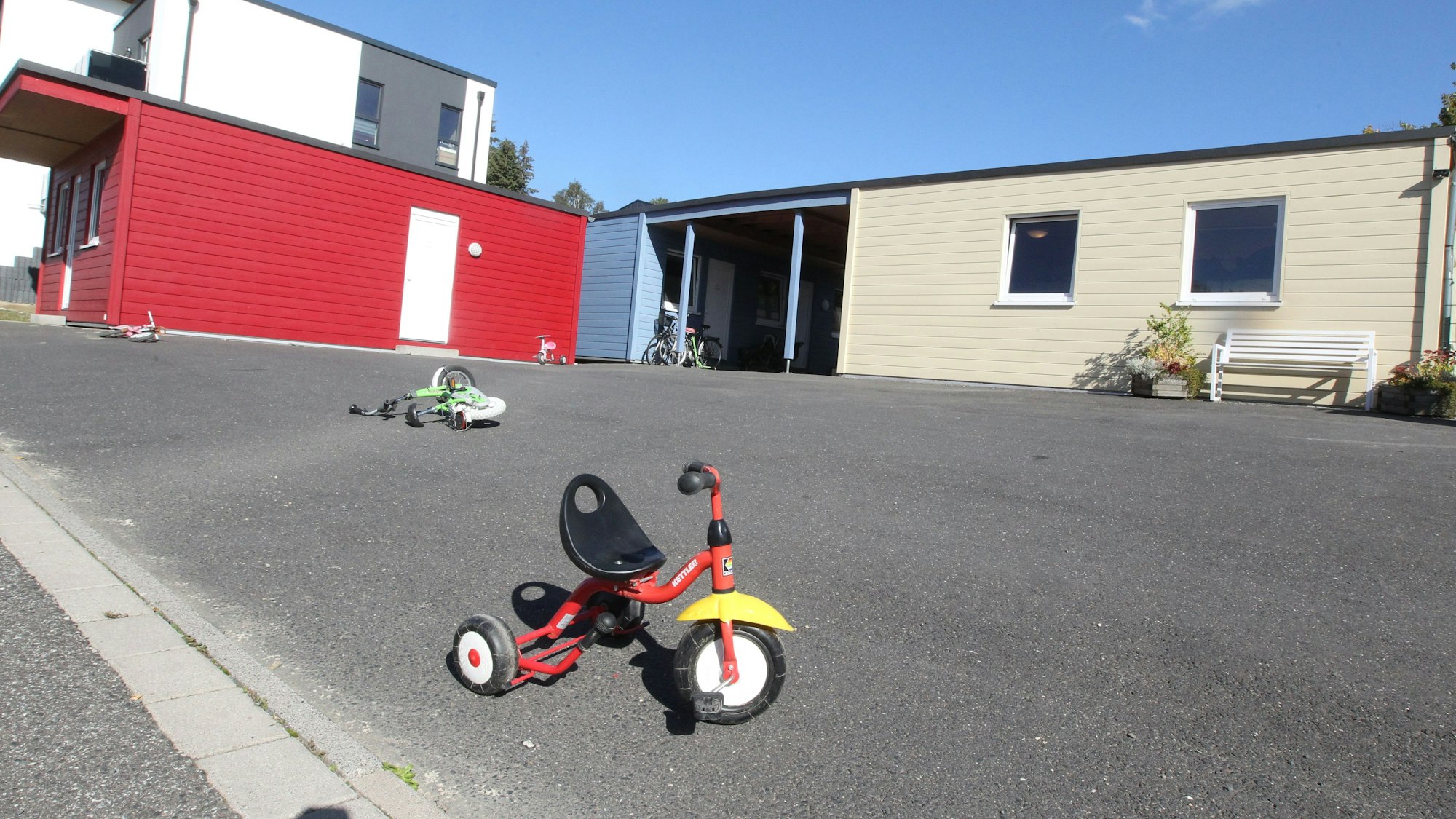 Flüchtlingsunterkunft in Neunkirchen-Seelscheid  hier die Unterkunft in Nackhausen im Industriegebiet Oberheister