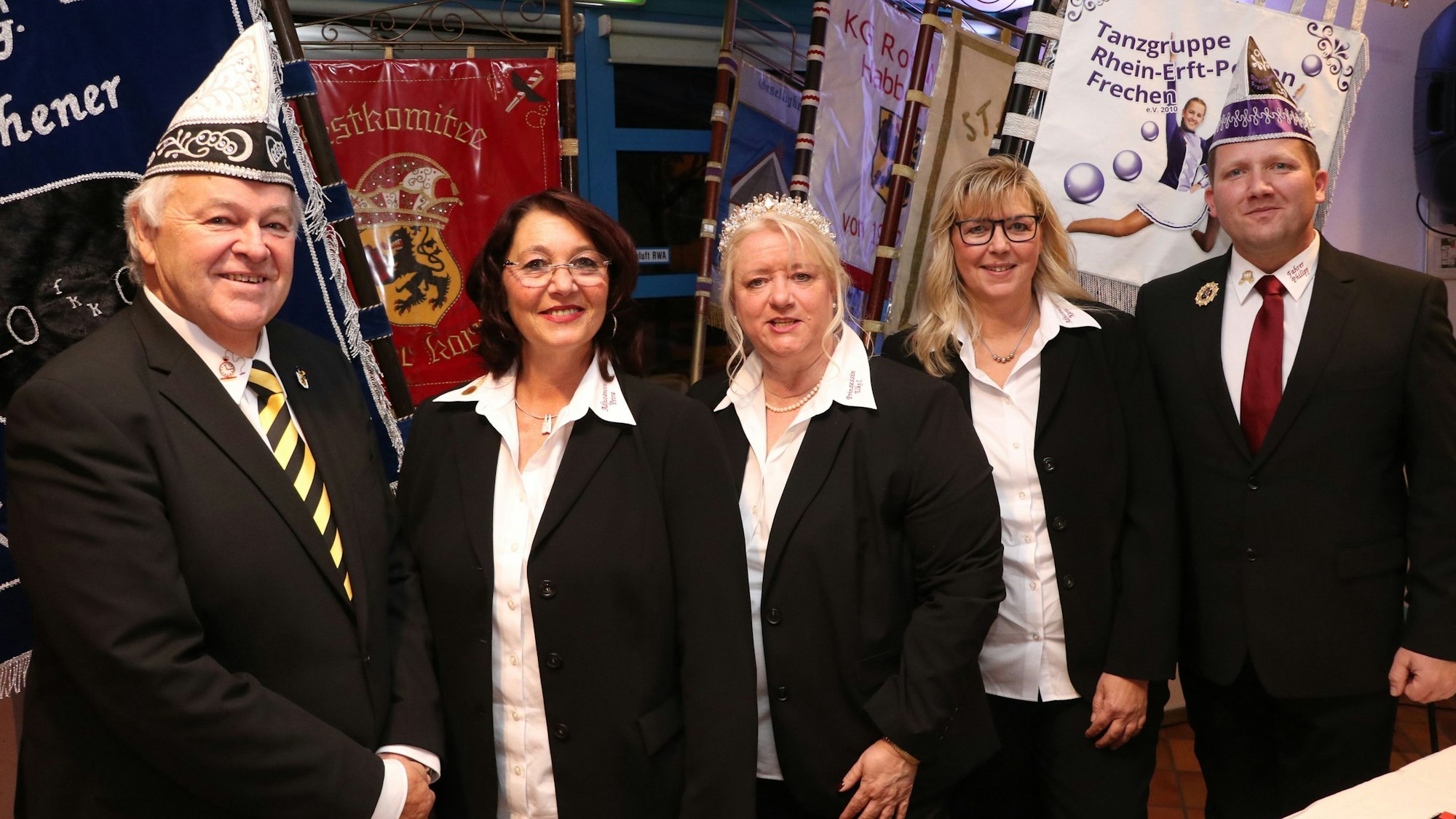 Das Bild zeigt Ferdi Huck, Petra Simons, Prinzessin Elke Sodt-Busch, Karin Moers und Phillip Gieroths.