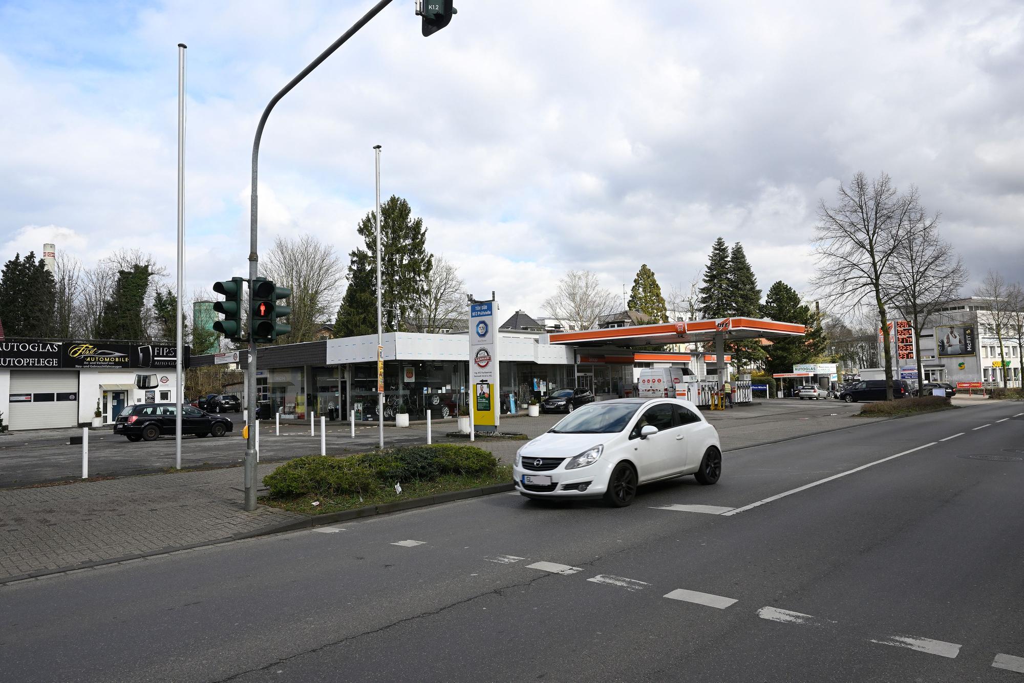 Das Foto zeigt die Mülheimer Straße im Stadtteil Gronau