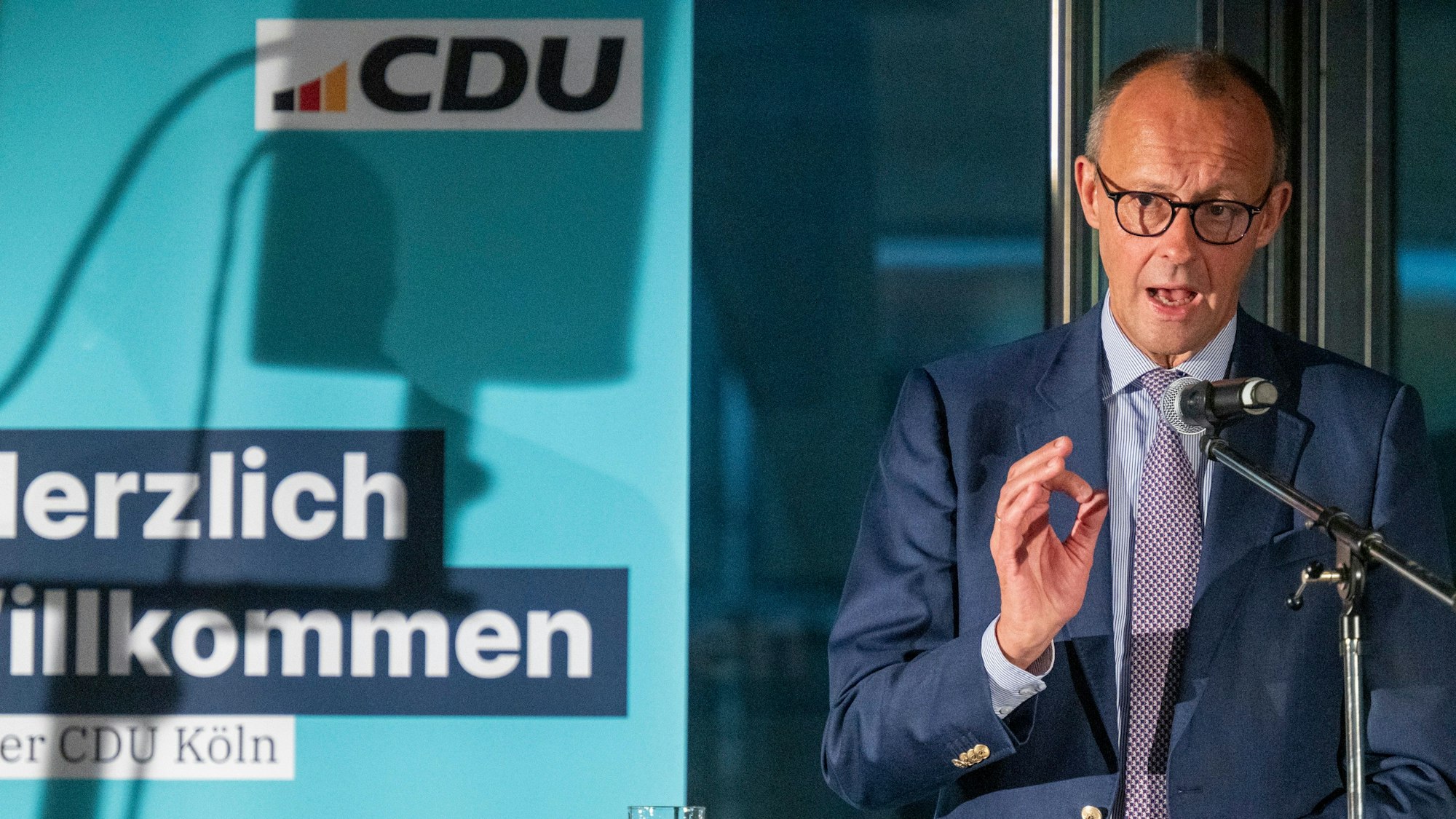 Der CDU-Vorsitzende Friedrich Merz bei seinem Besuch in Köln am Freitagabend.