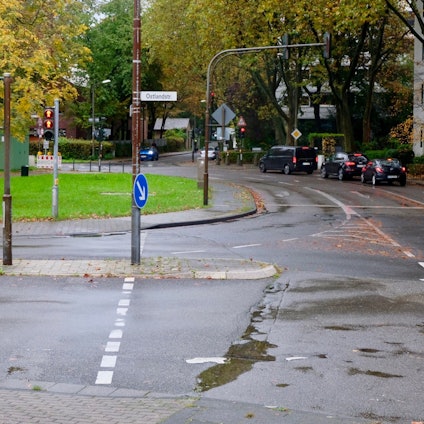 Das Straßenschild an der Ostlandstraße in Weiden.
