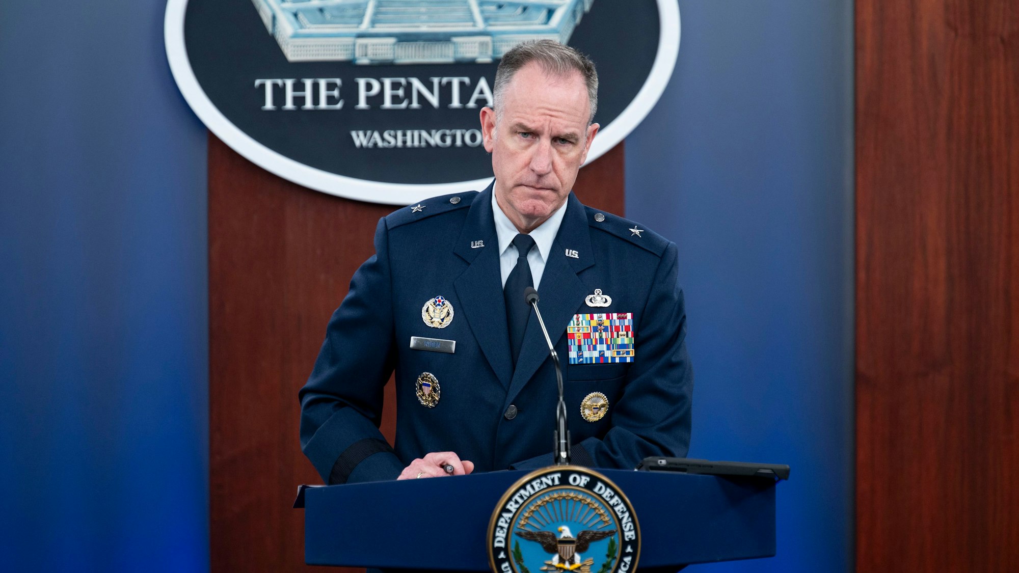 Patrick Ryder, Sprecher des Pentagon, Brigadegeneral beantwortet Fragen während einer Pressekonferenz am Donnerstag im Pentagon.