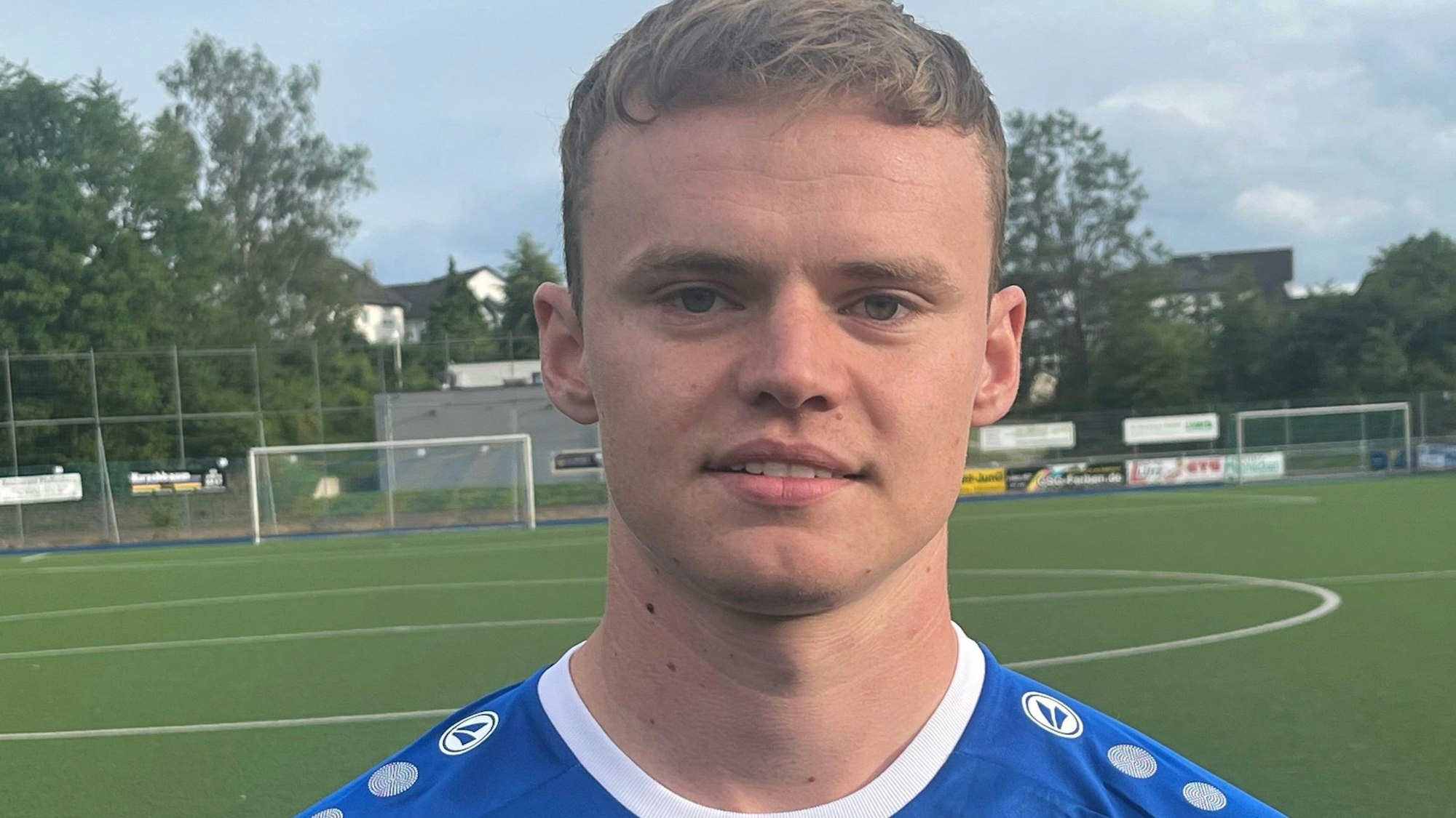 Foto eines Fußballspielers auf dem Platz