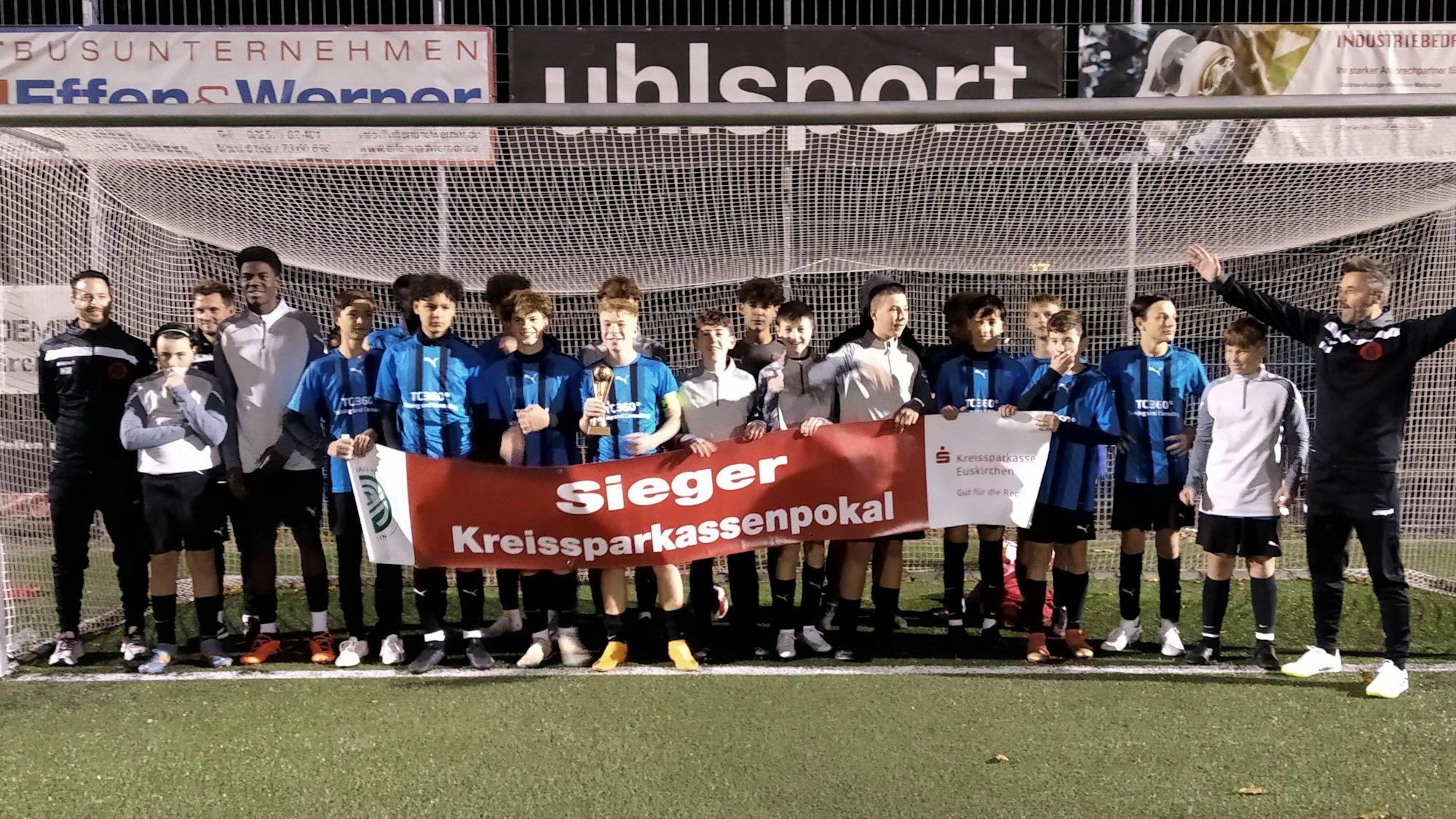 Das Bild zeigt die C-Junioren des SSV Lommersum.