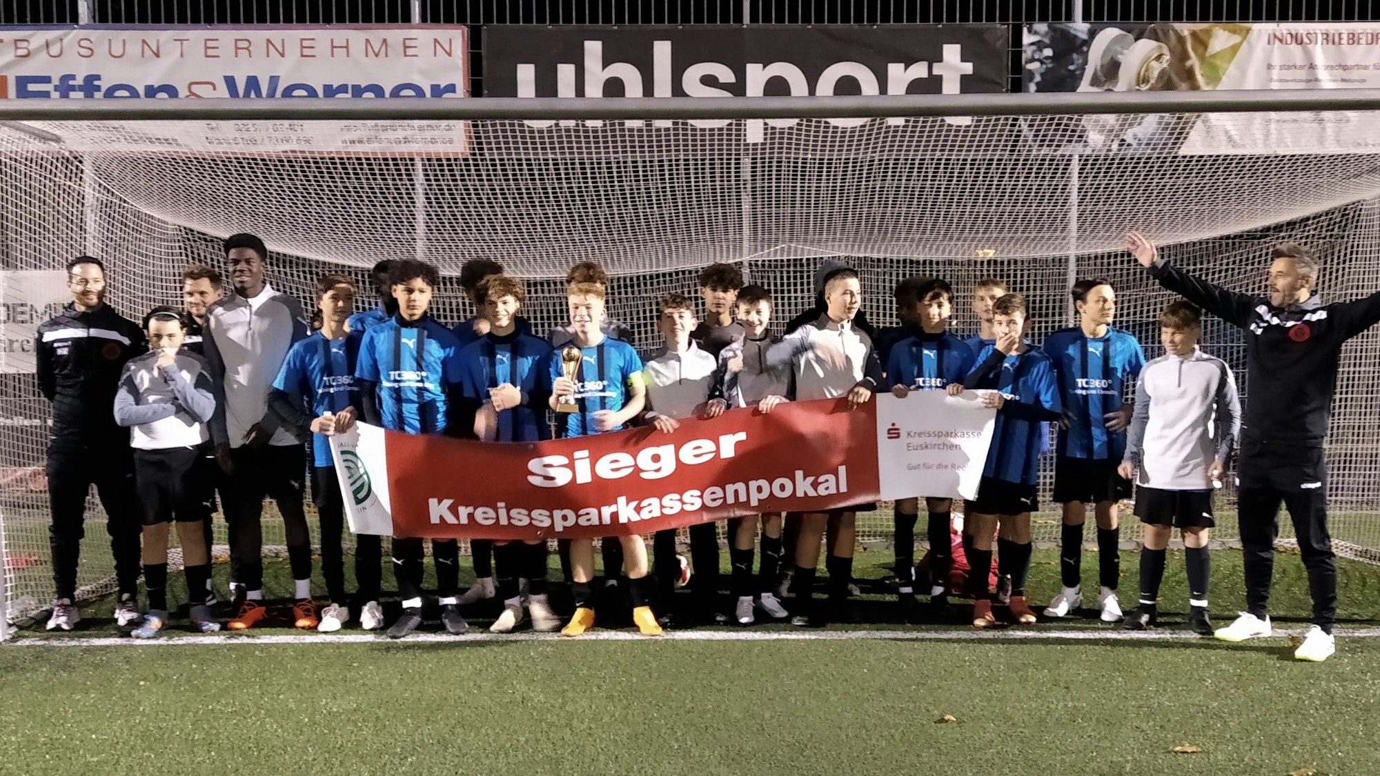 Das Bild zeigt die C-Junioren des SSV Lommersum.