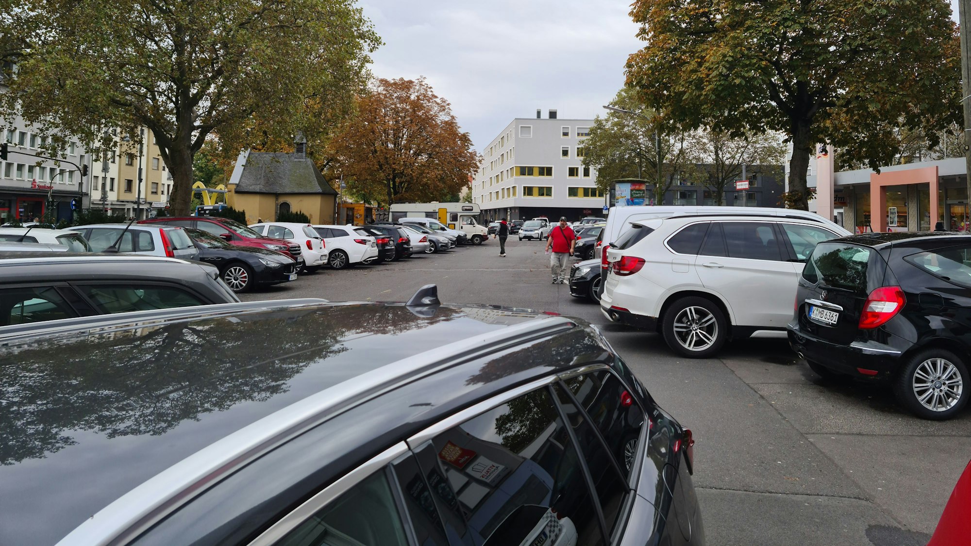 Der Streit um einen Parkplatz in Mülheim eskalierte im vergangenen März. (Symbolbild)