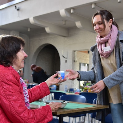 Der Mittagstisch in den Kirchengemeinden in Troisdorf und Hennef bieten jede Woche ein kostenloses Mittagessen an.
