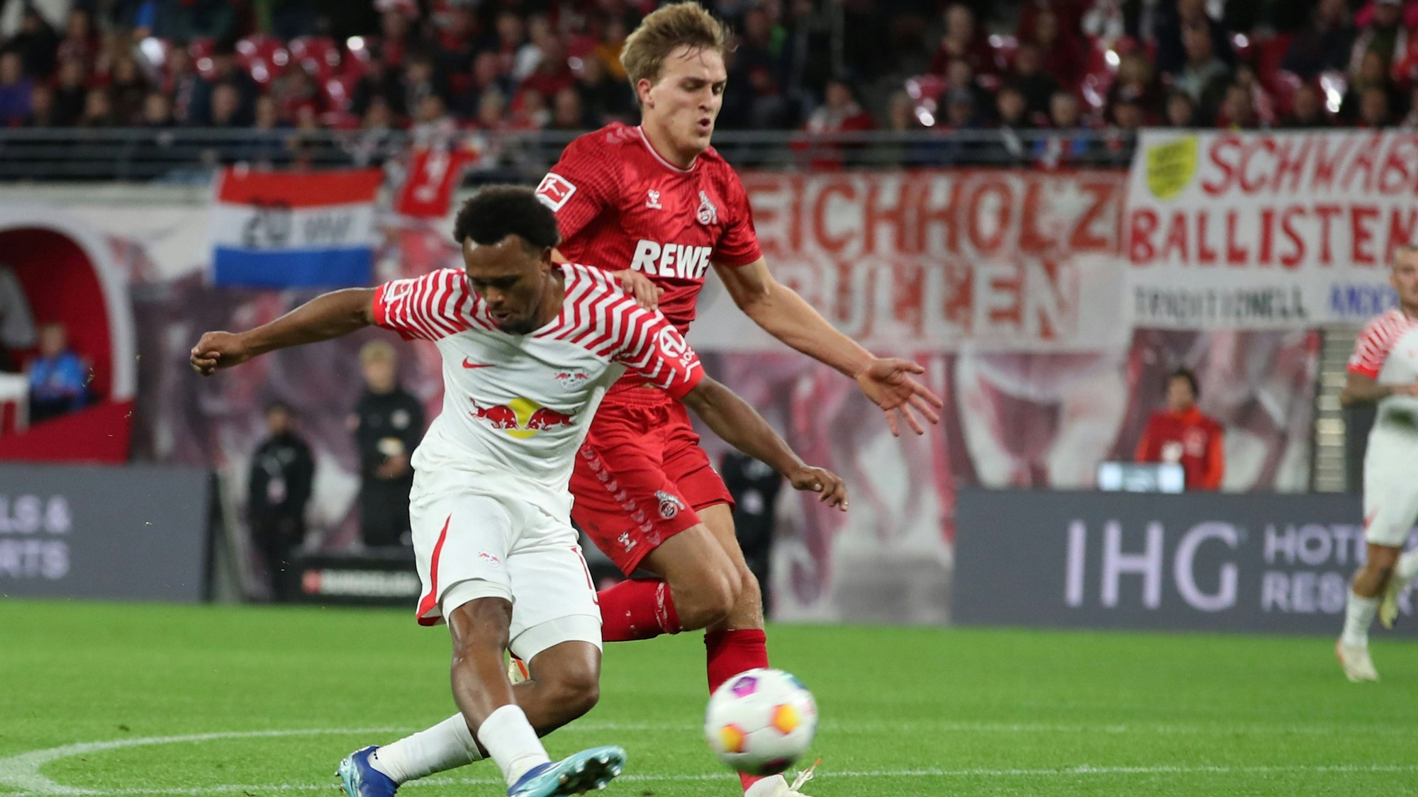 Openda schießt, Hübers ist dahinter zu spät