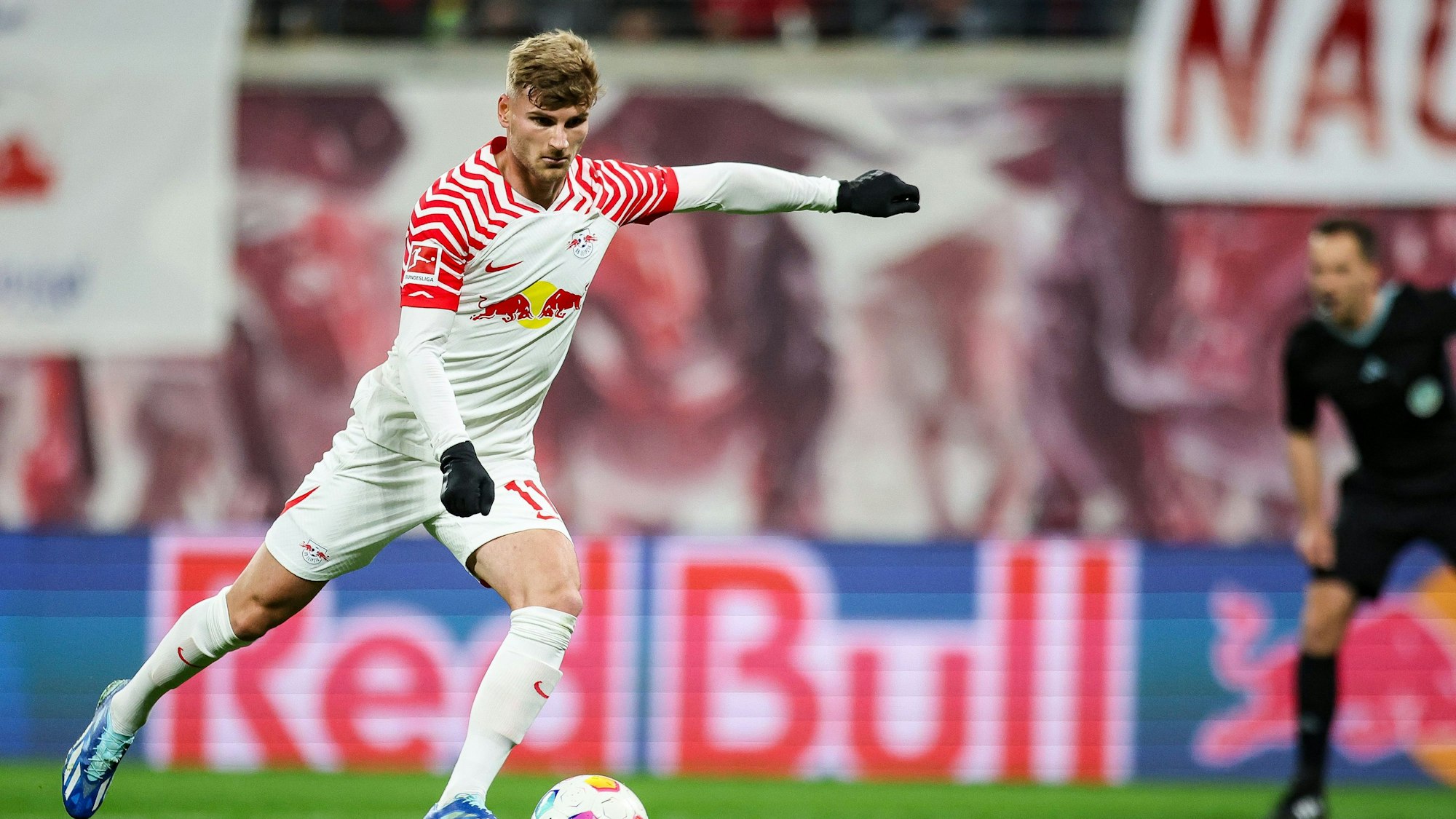 Timo Werner verwandelt den fälligen Strafstoß.