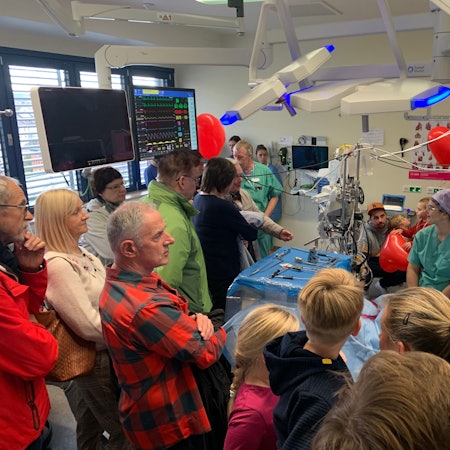 Blick in den Operationssaal im Herzzentrum des Helios Klinikum in Siegburg.