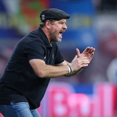 Steffen Baumgart wird sein Engagement nicht herunterfahren, seine Mannschaft allerdings verzagte beim 0:6 in Leipzig.