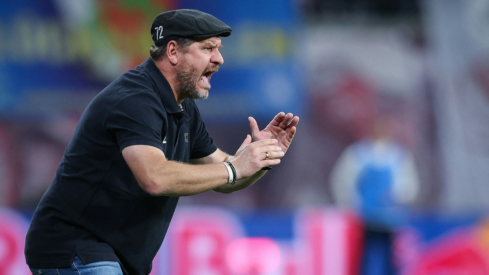 Steffen Baumgart wird sein Engagement nicht herunterfahren, seine Mannschaft allerdings verzagte beim 0:6 in Leipzig.