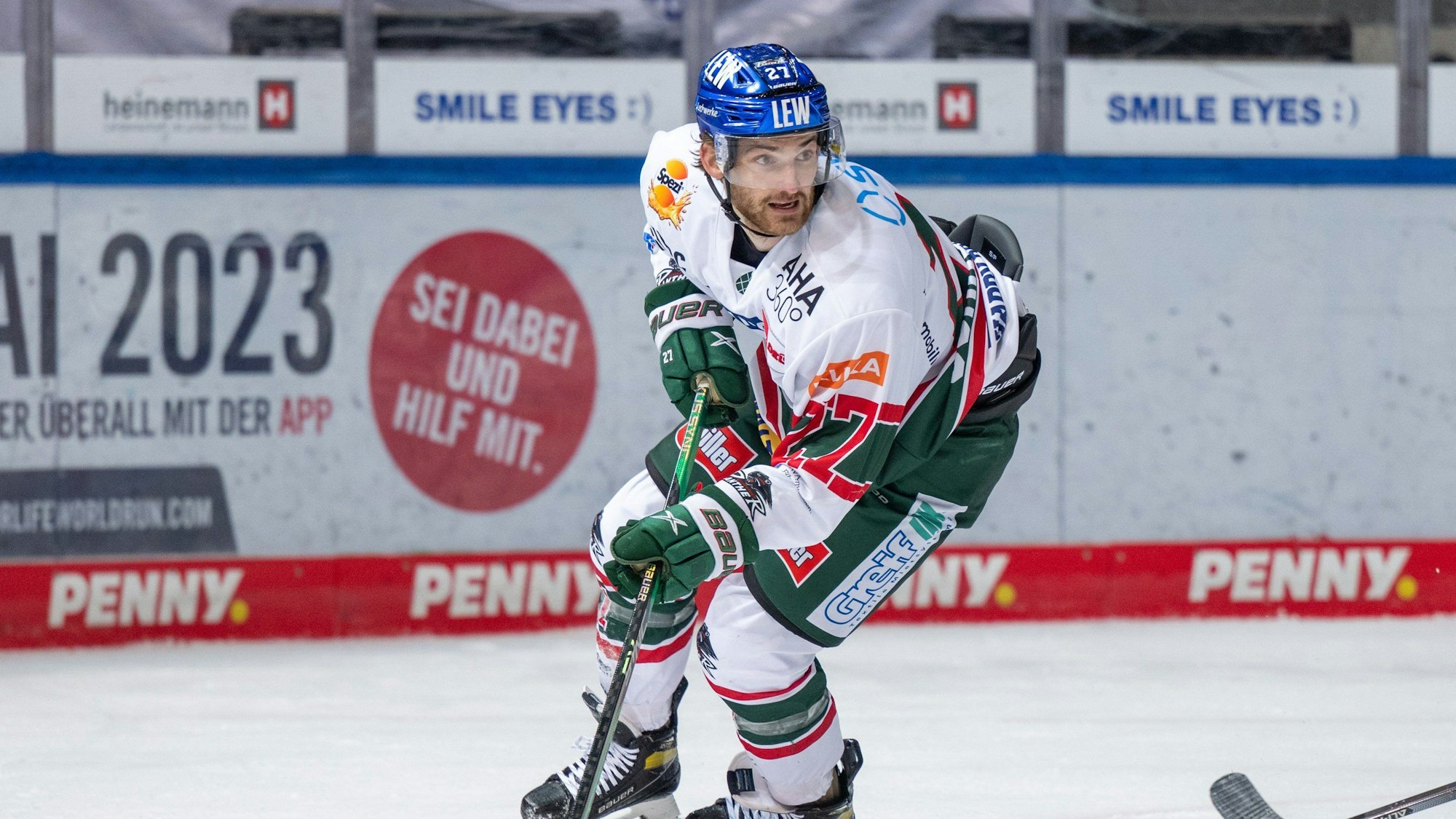 Adam Johnson spielte in der vergangenen für die Augsburger Panther. Bei einem tragischen Unfall auf dem Eis kam der Profi nun ums Leben.