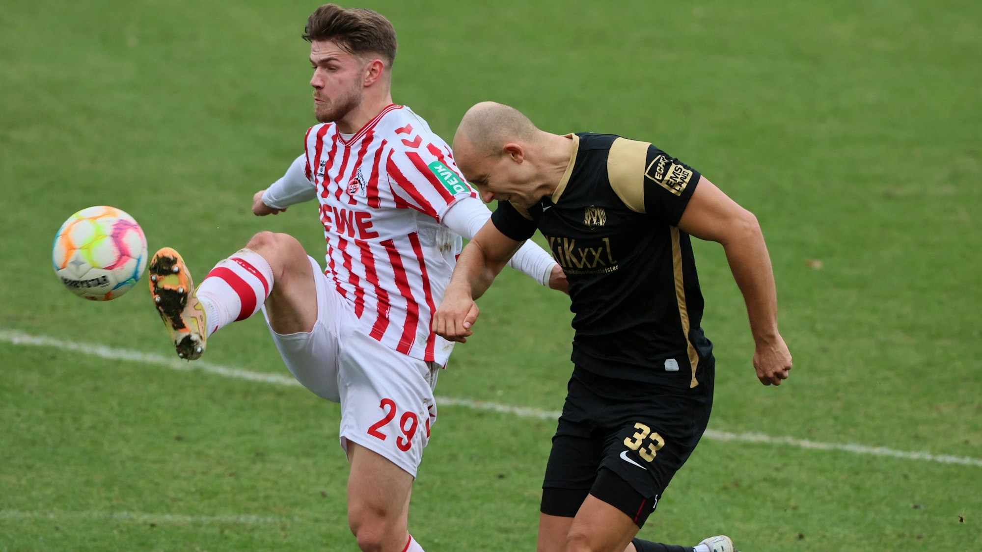 1. FC Köln vs. Preußen Münster, Testspiel, Trainingsspiel, links: Jan Thielmann (1. FC Köln), 21.12.22, Bild: Herbert Bucco