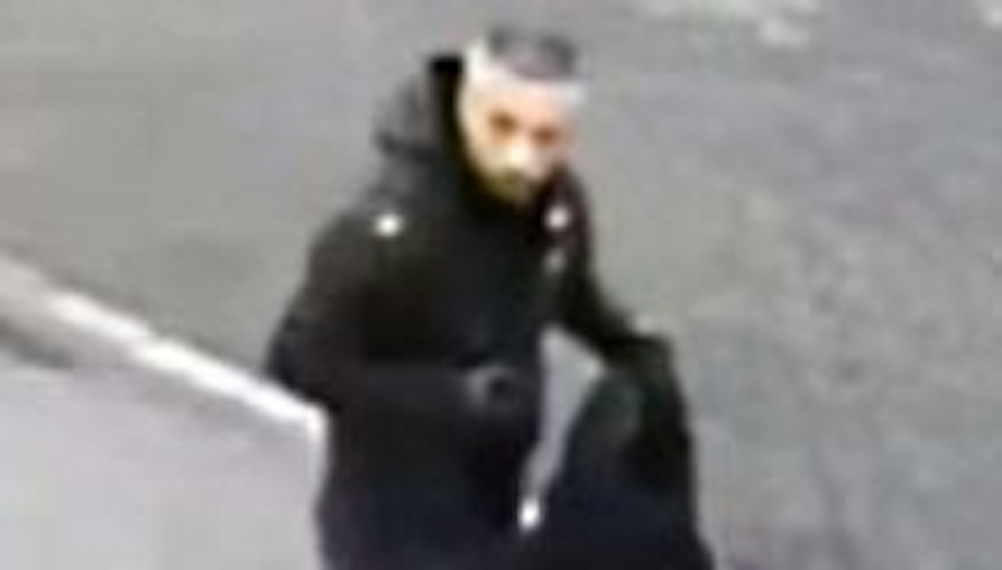 Fahndung Polizei schwerer Raub Kerpen https://polizei.nrw/fahndung/118472