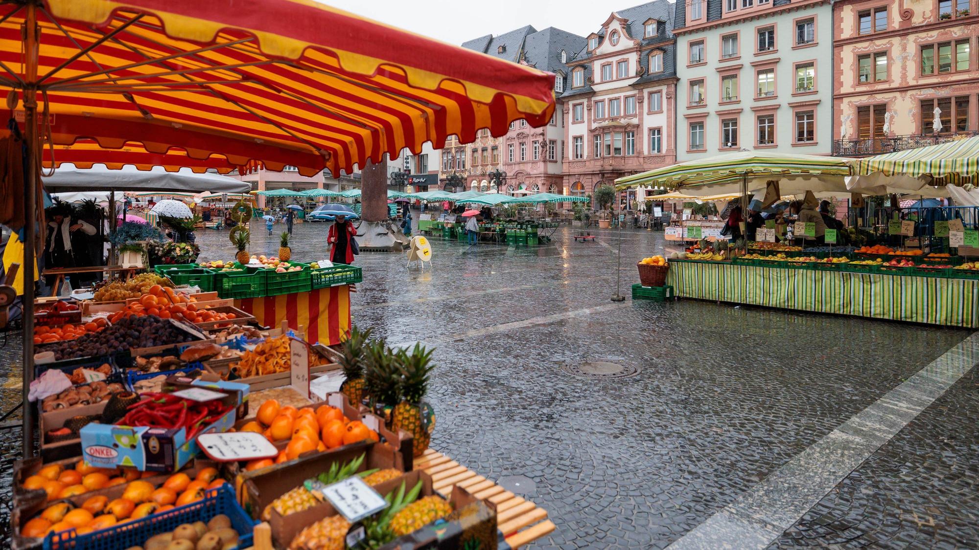 Ein Wochenmarkt in Mainz.