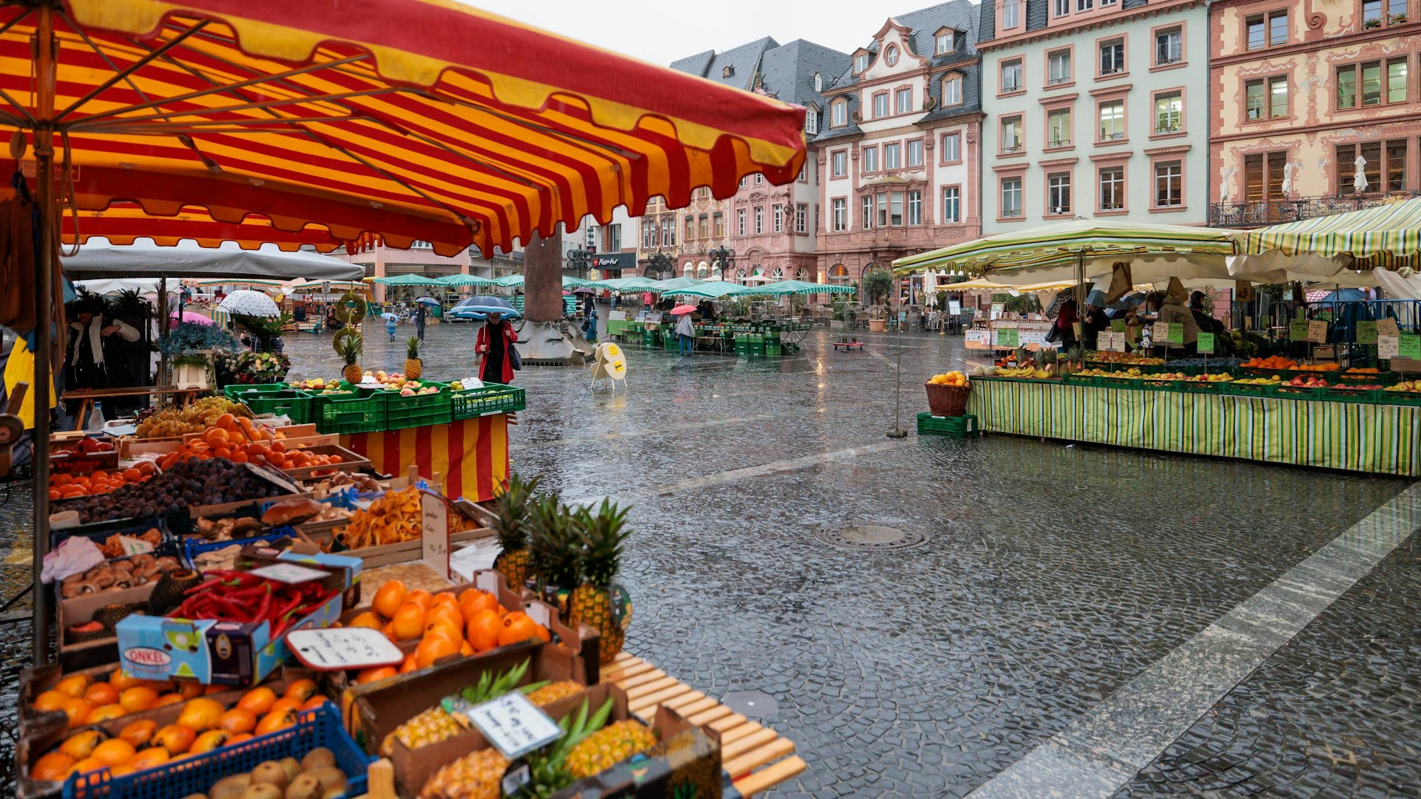 Ein Wochenmarkt in Mainz.