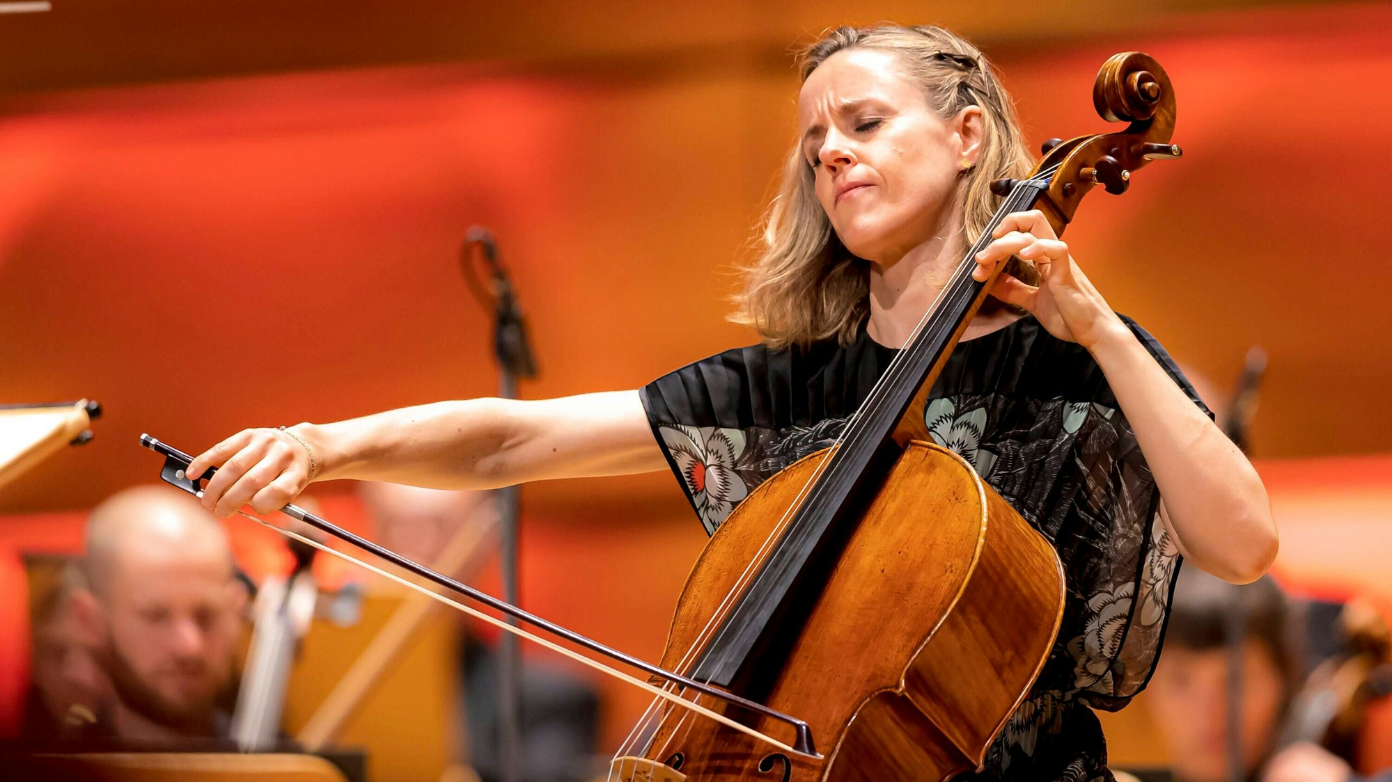 Sol Gabetta bei einem Konzert in Lübeck, 2021