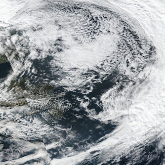 Das Sturmtief Ciarán bildet sich vor der Ostküste Kanadas und zieht in den kommenden Tagen Richtung Westeuropa. Meteorologen erwarten heftige Orkanböen und starke Regenfälle – auch in Deutschland.